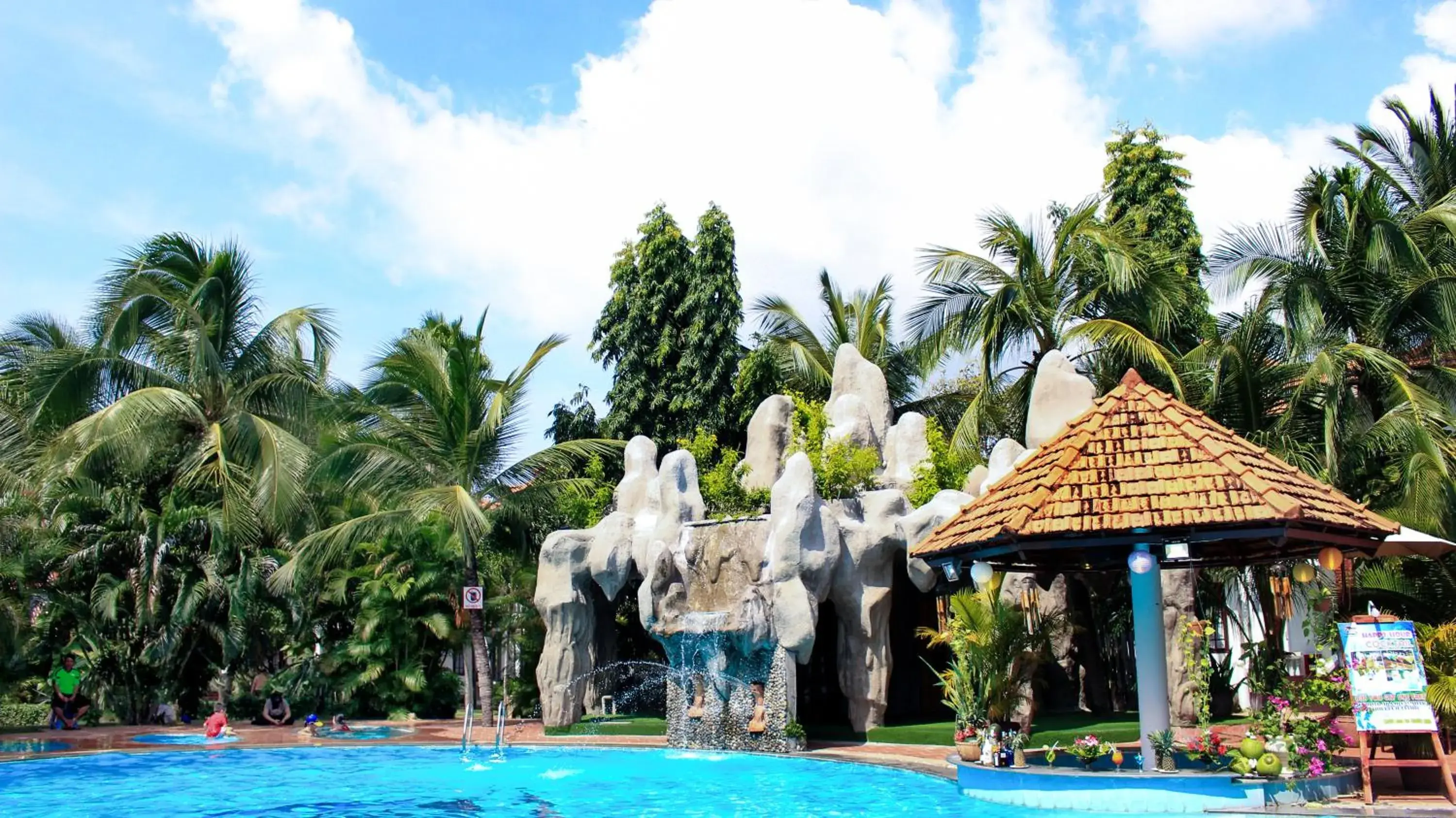 Food and drinks in Four Oceans Beach Resort - Bon Bien Mui Ne Food and drinks in Four Oceans Beach Resort - Bon Bien Mui Ne