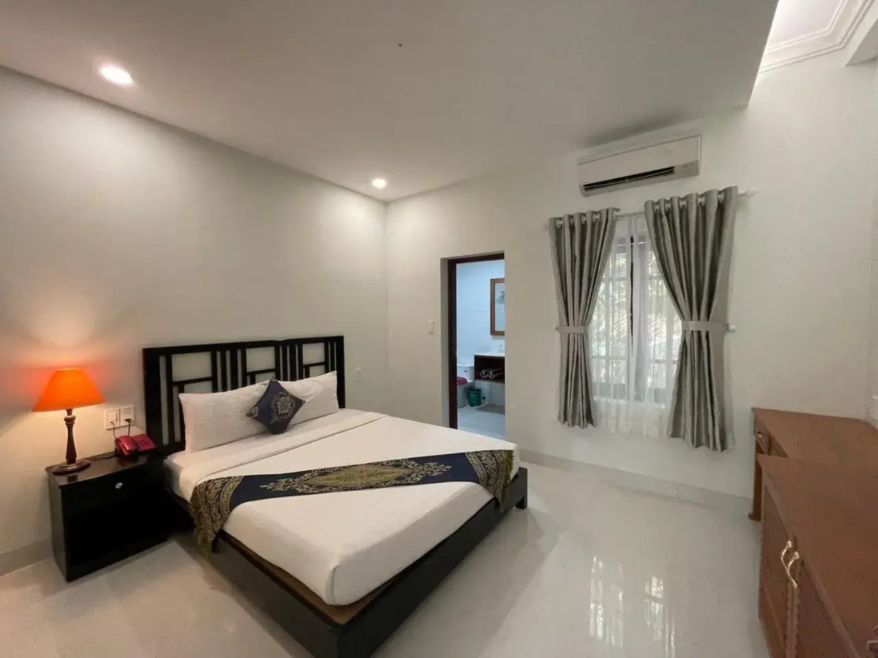 Standard Double Room with Garden View in Four Oceans Beach Resort - Bon Bien Mui Ne Standard Double Room with Garden View in Four Oceans Beach Resort - Bon Bien Mui Ne