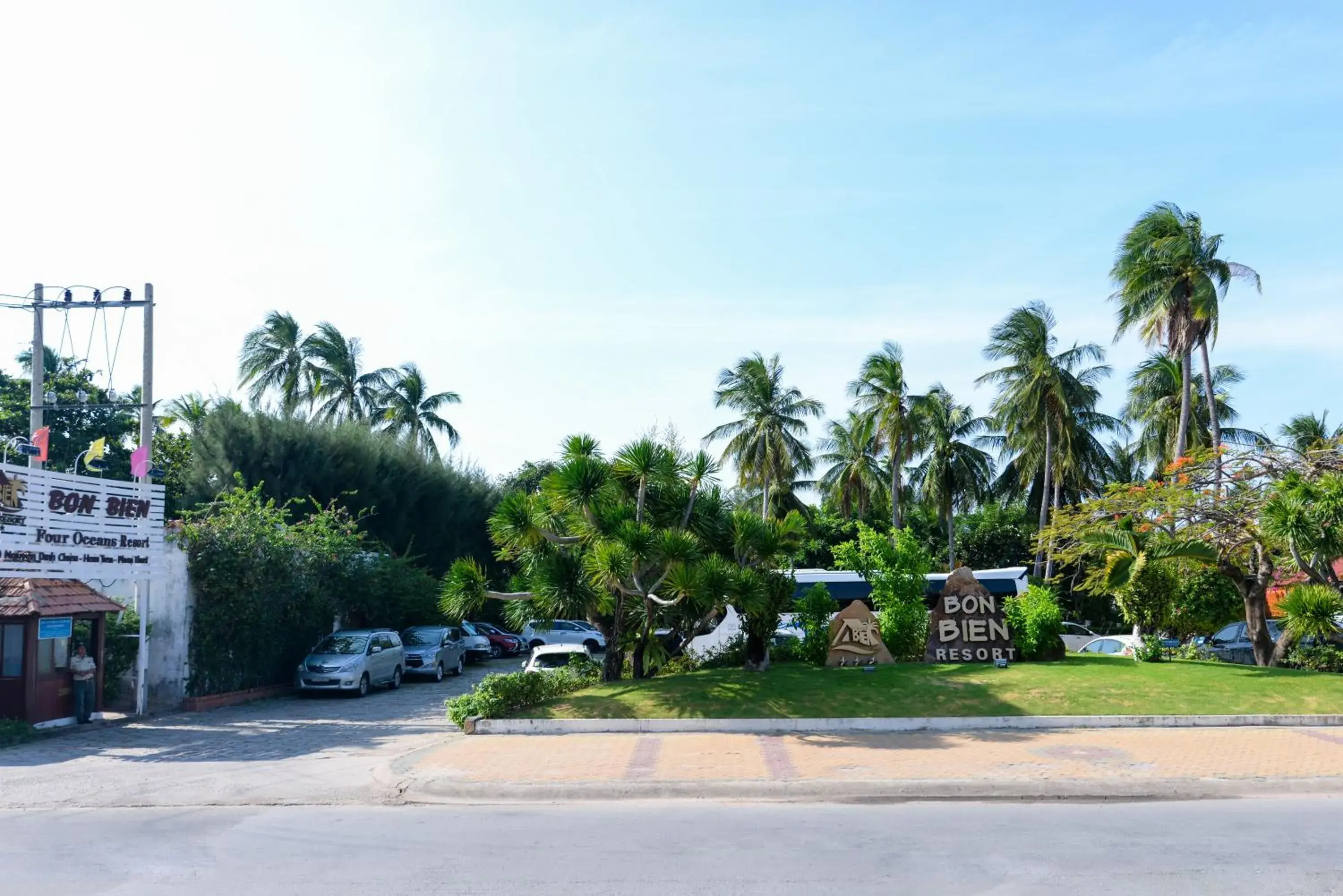 Facade/entrance in Four Oceans Beach Resort - Bon Bien Mui Ne Facade/entrance in Four Oceans Beach Resort - Bon Bien Mui Ne