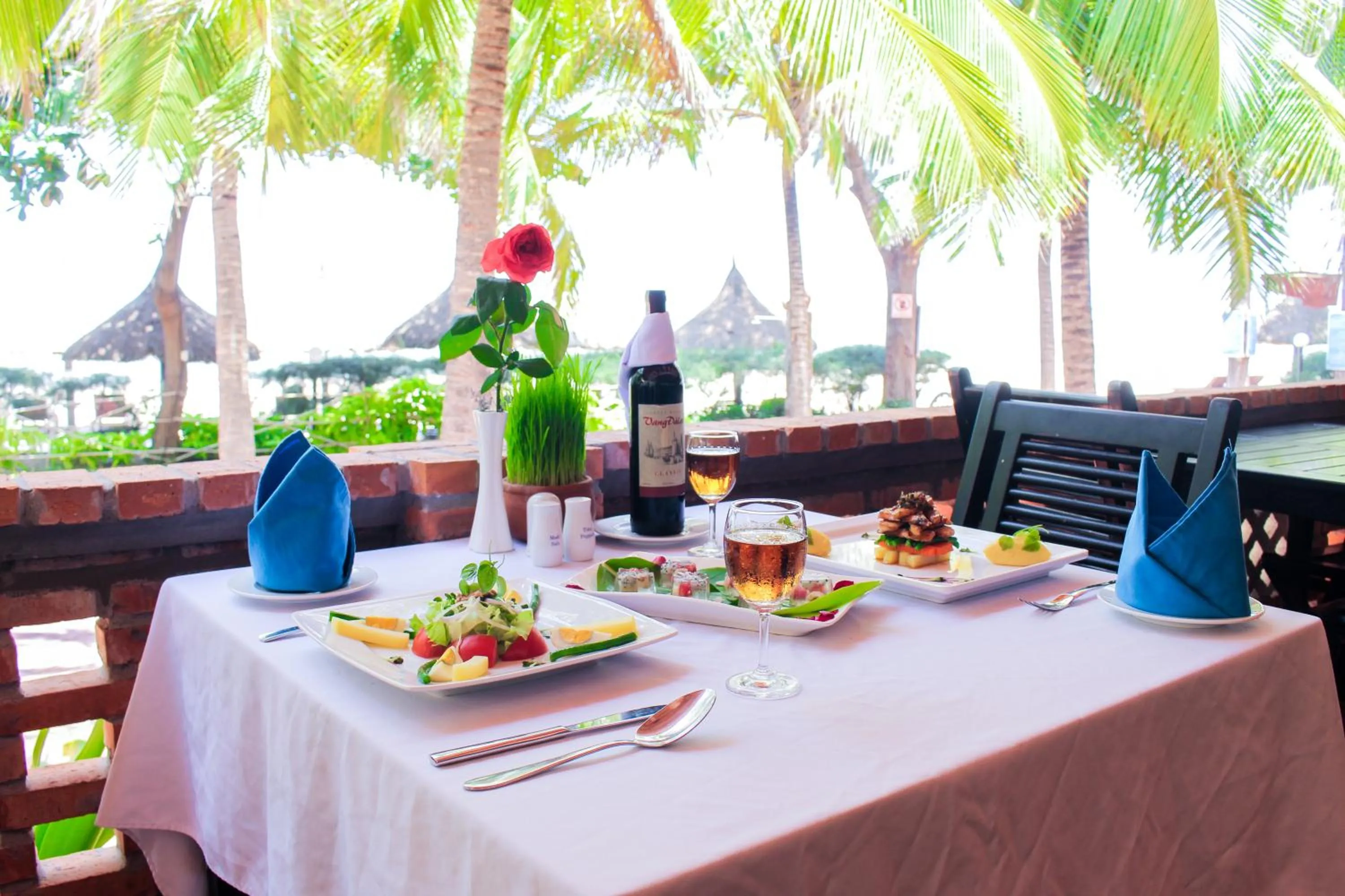 Restaurant/places to eat in Four Oceans Beach Resort - Bon Bien Mui Ne