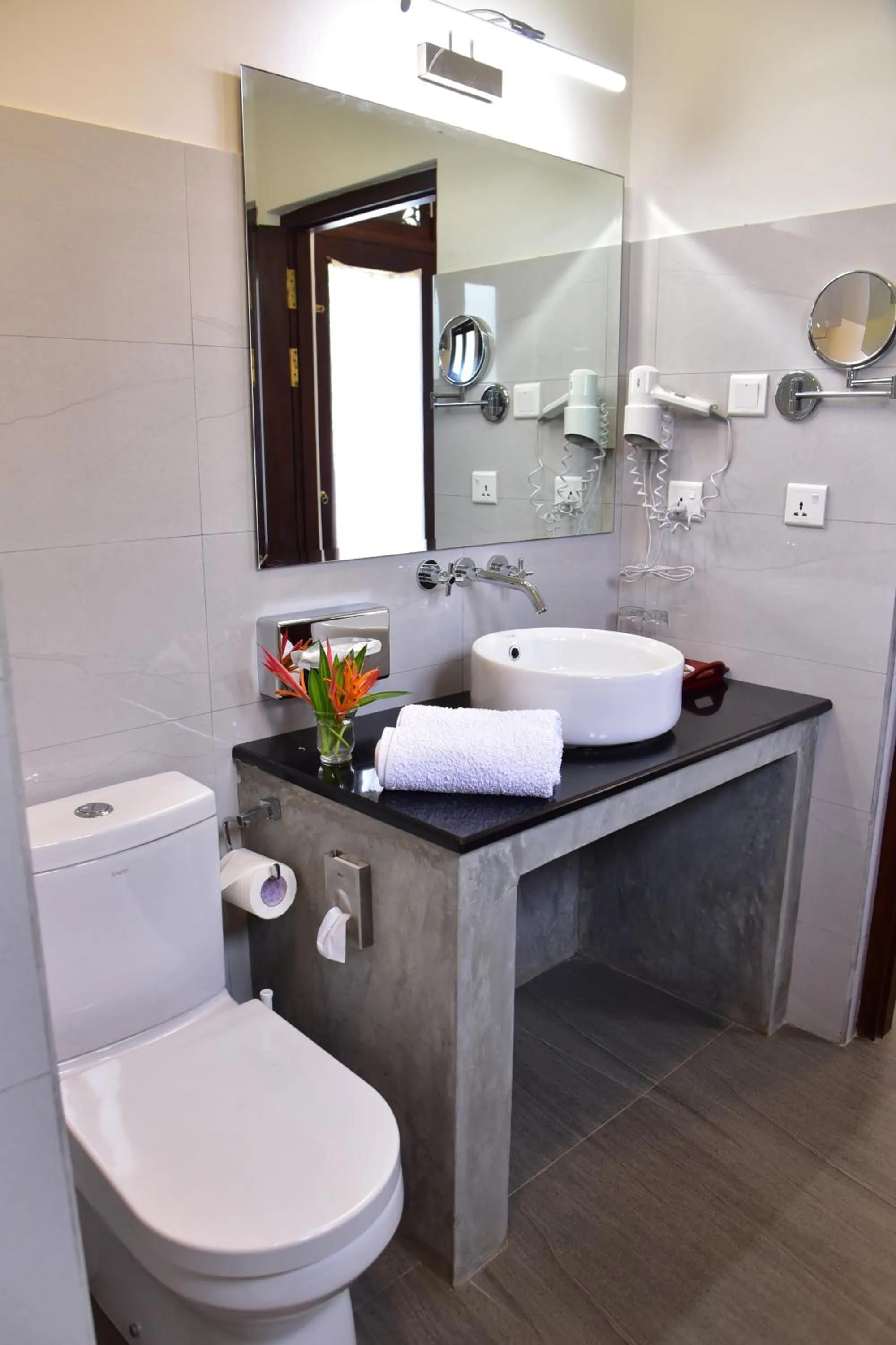 Bathroom in Boutique Villa Shanthi