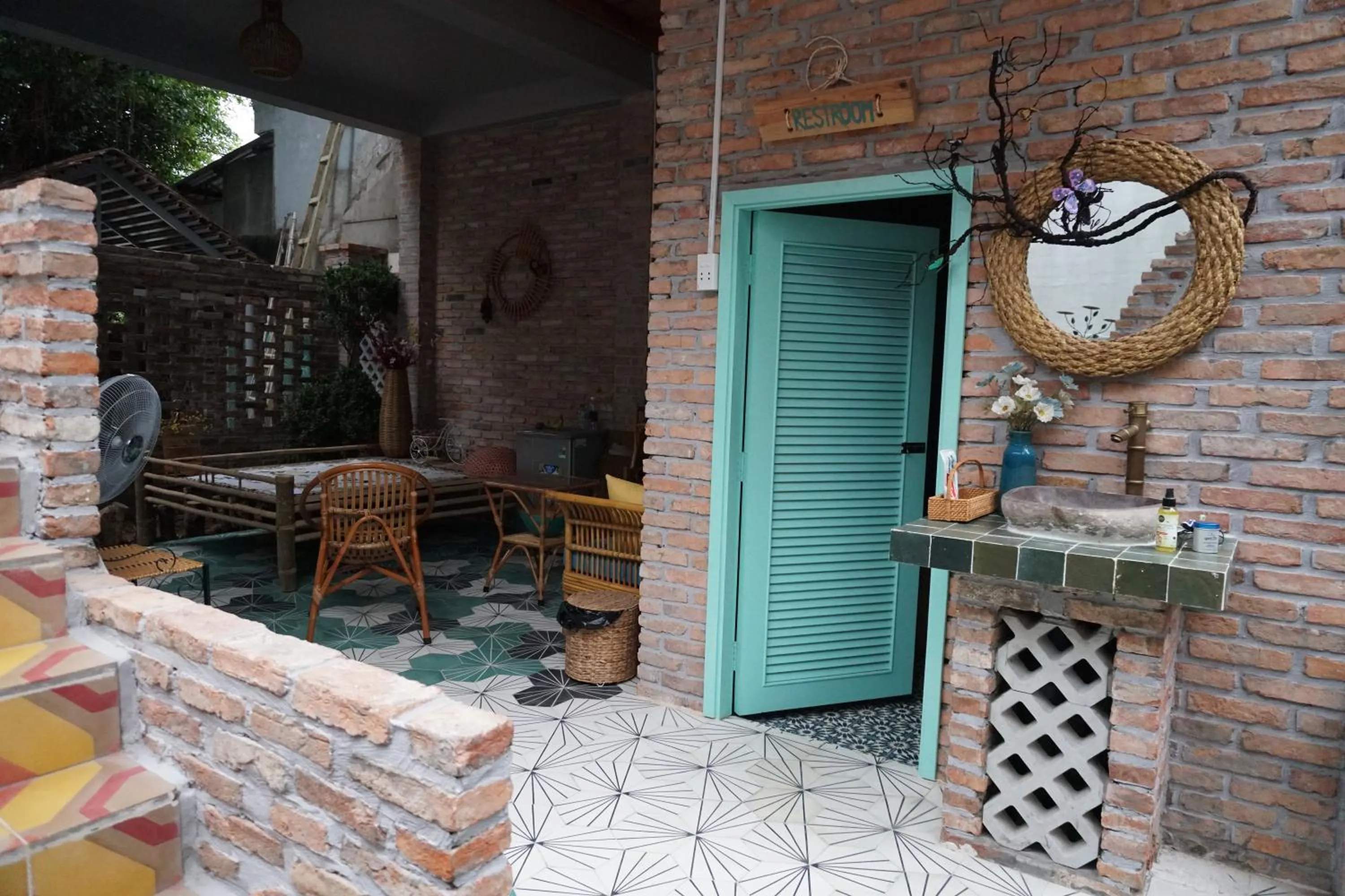 Nam Thi Holiday Home