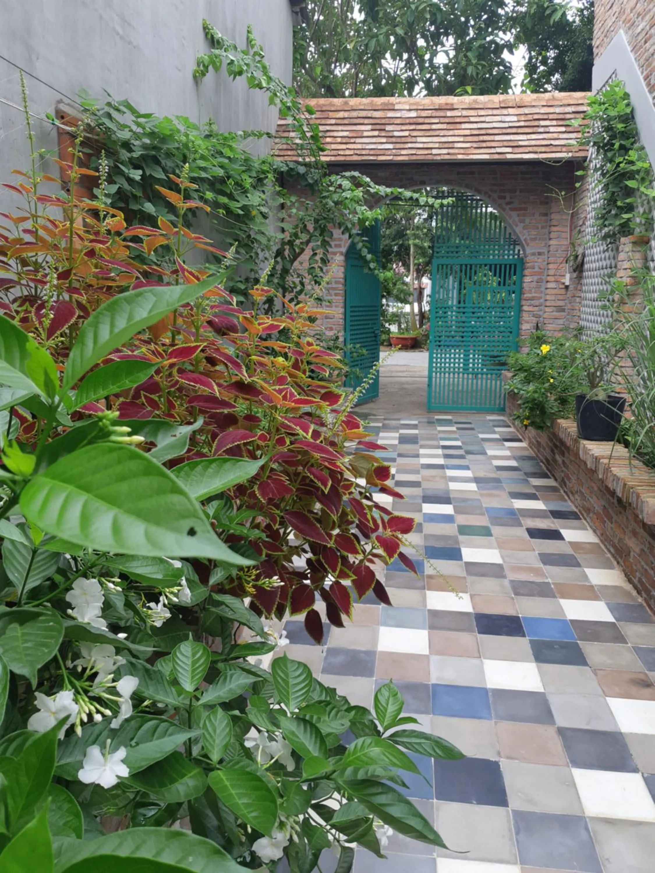 Nam Thi Holiday Home