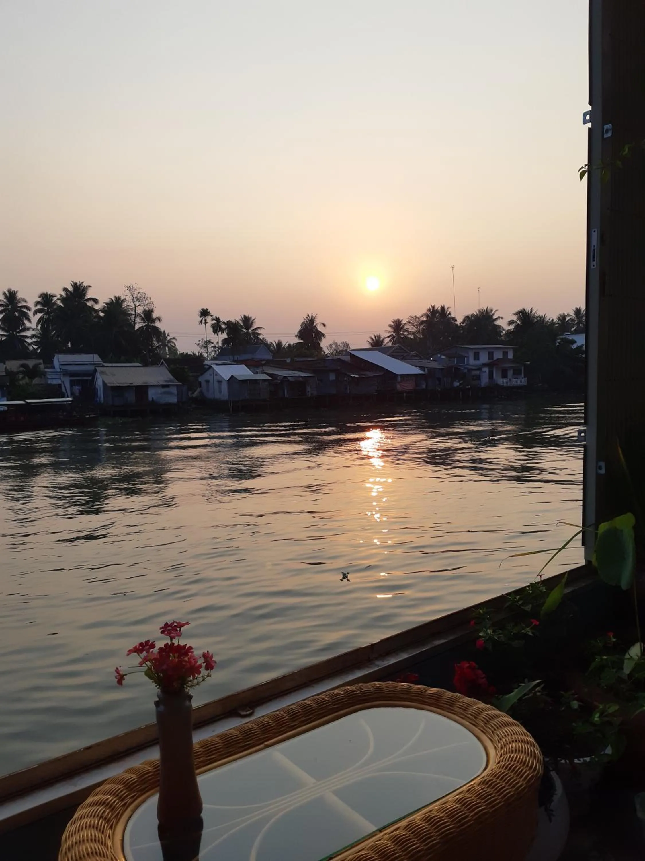 Nam Thi Holiday Home