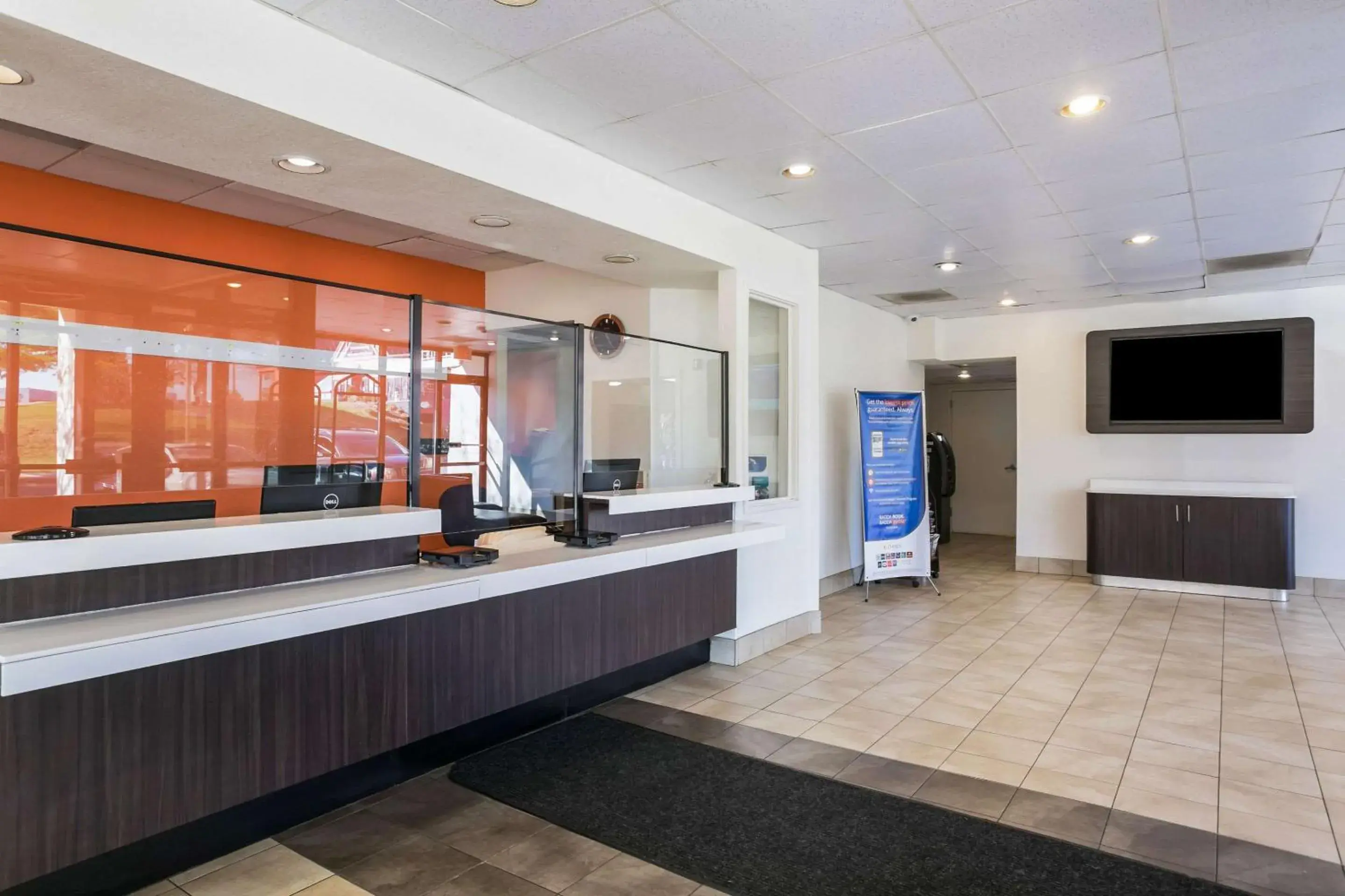 Lobby or reception in Rodeway Inn Baltimore - Inner Harbor South Lobby or reception in Rodeway Inn Baltimore - Inner Harbor South