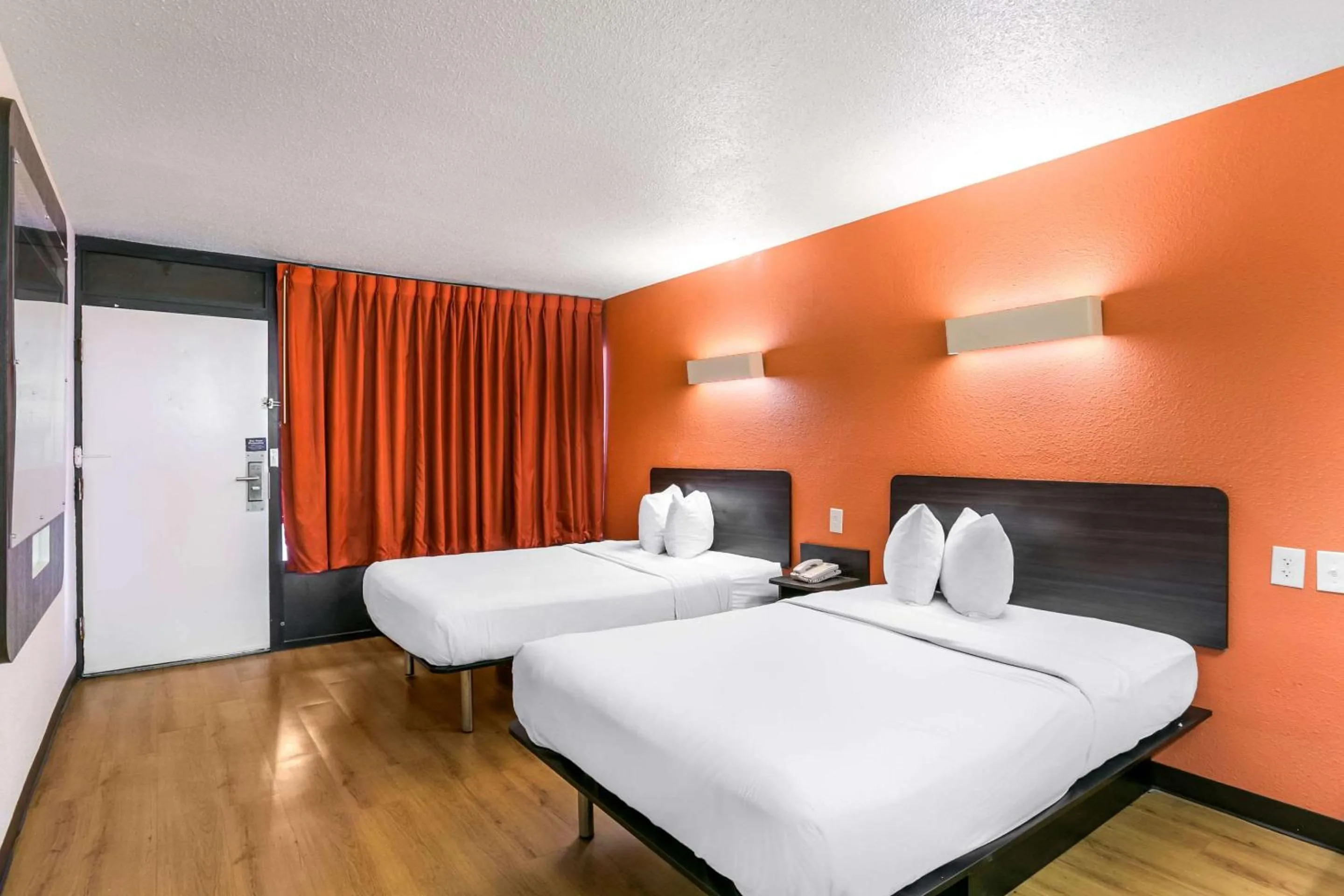 Photo of the whole room in Rodeway Inn Baltimore - Inner Harbor South