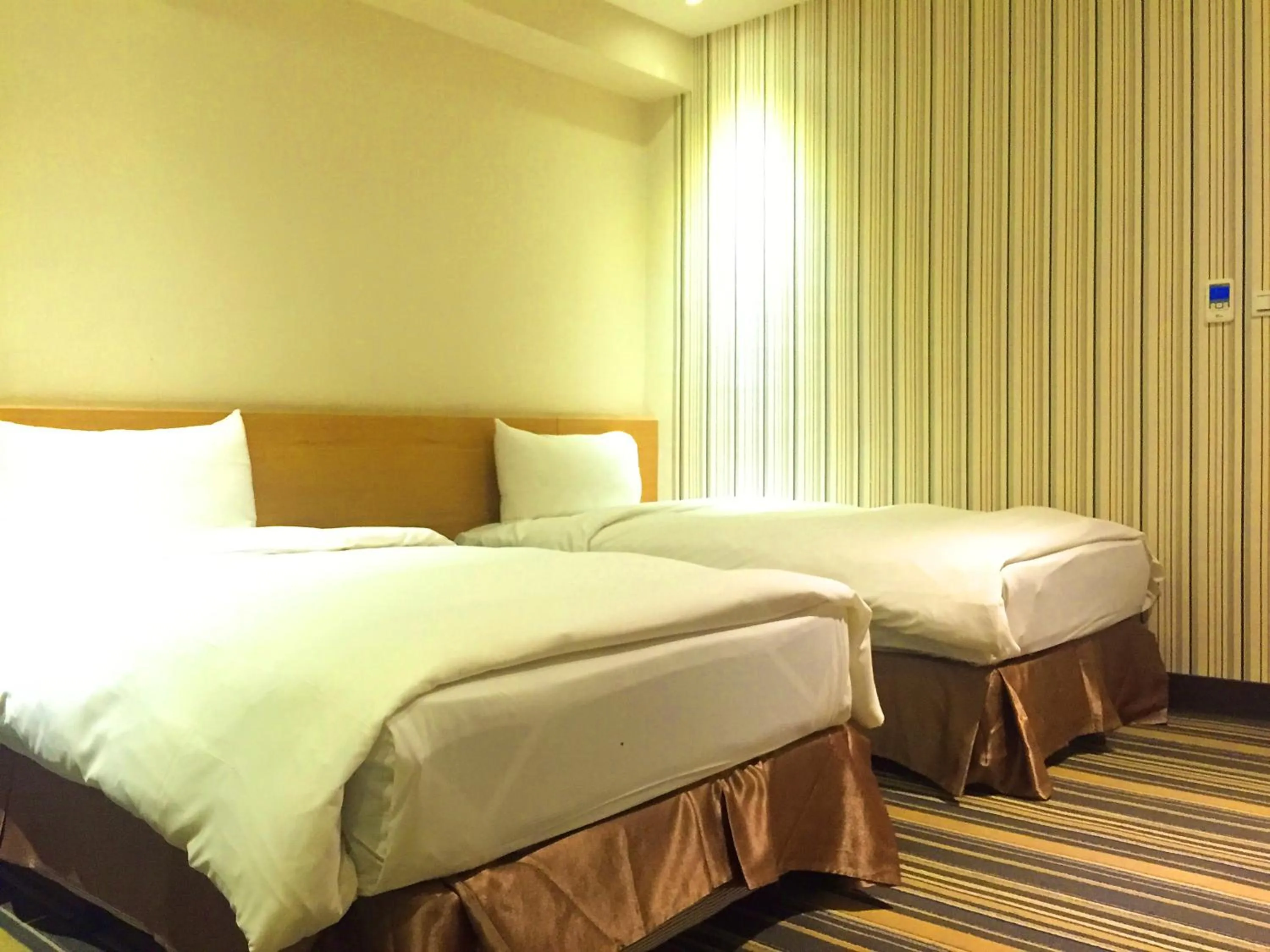 Bedroom, Bed in Country Garden Hotel