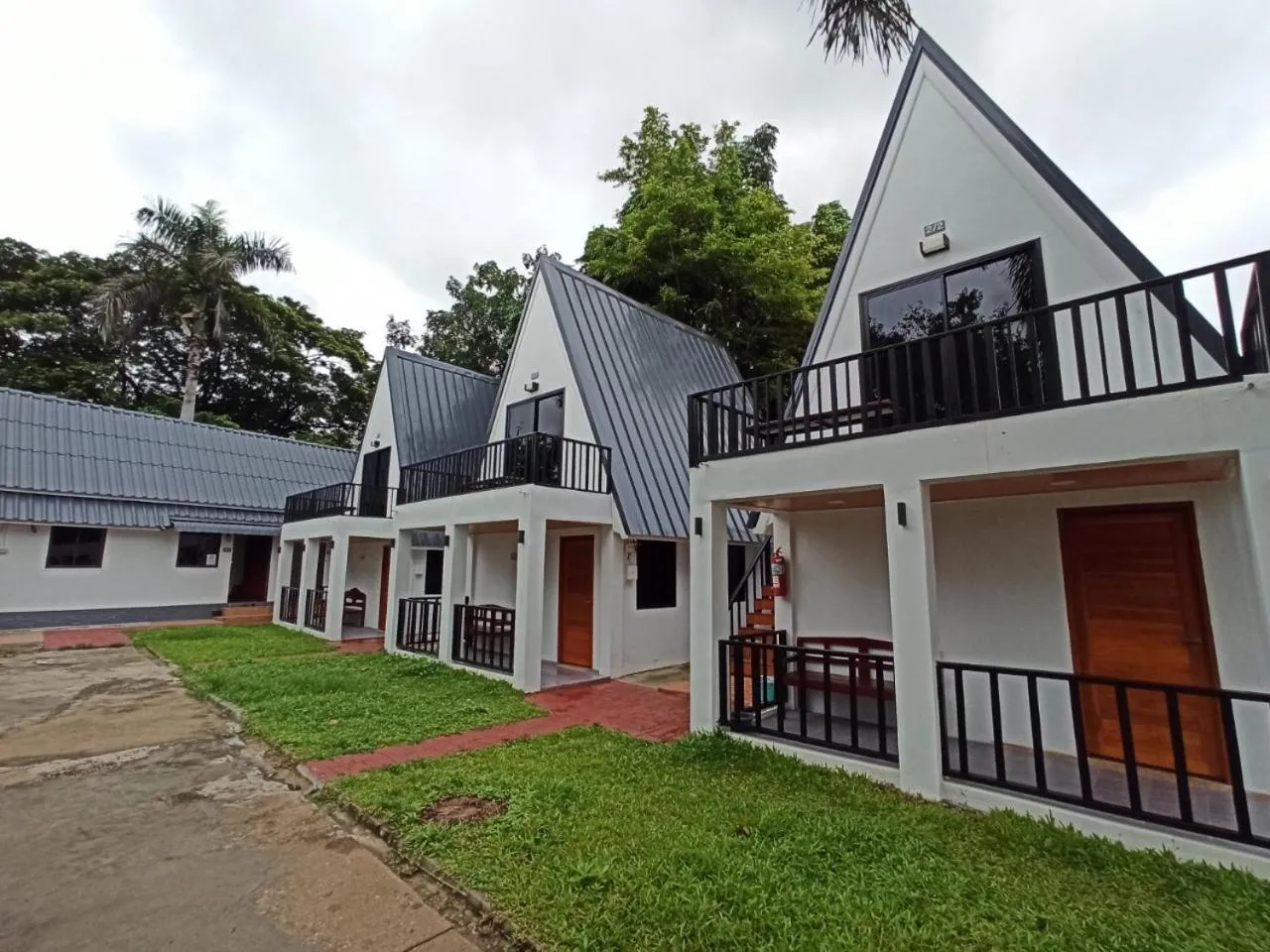 RainBow House Resort