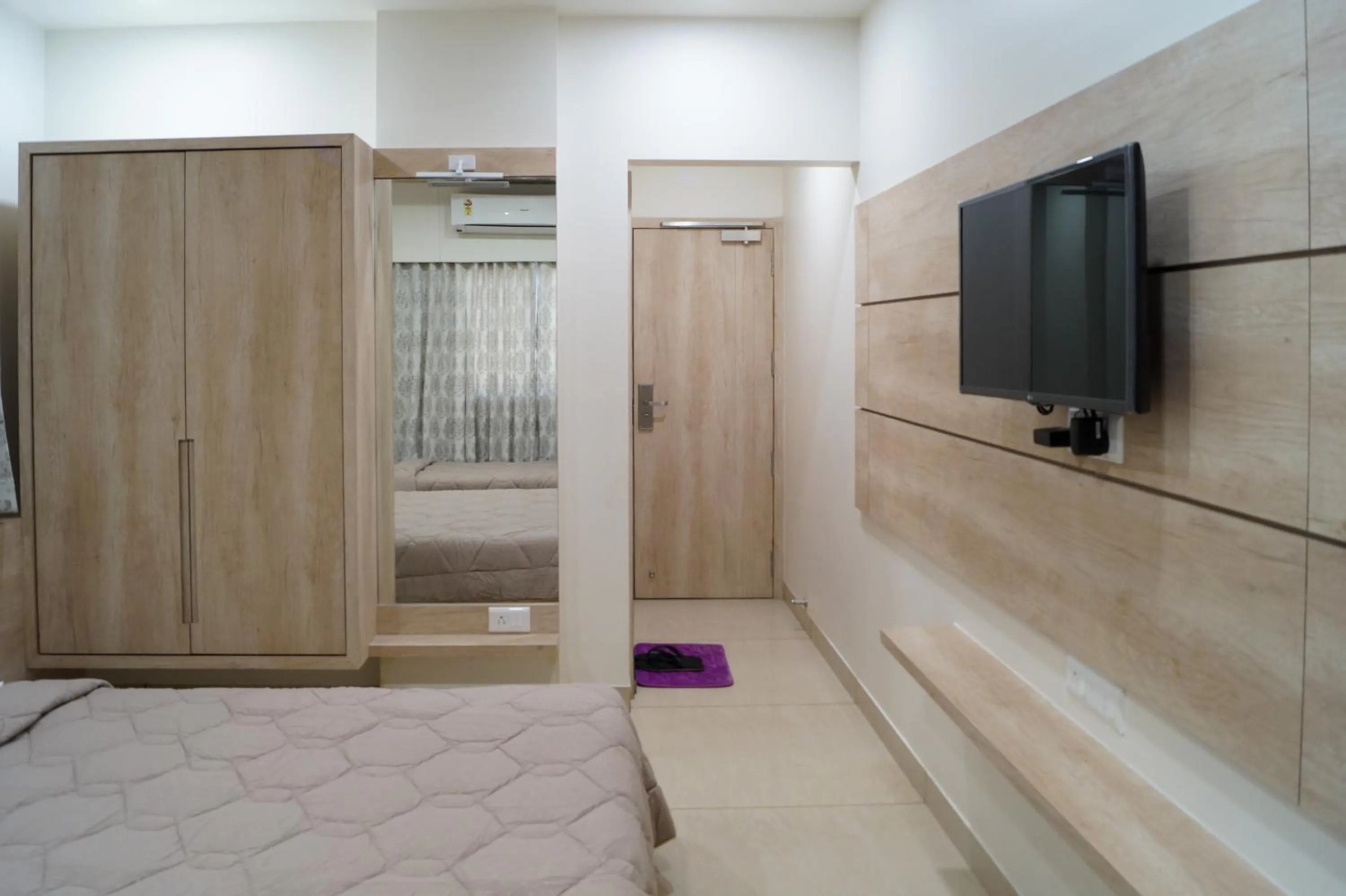 Bedroom, Bed in Hotel Midtown