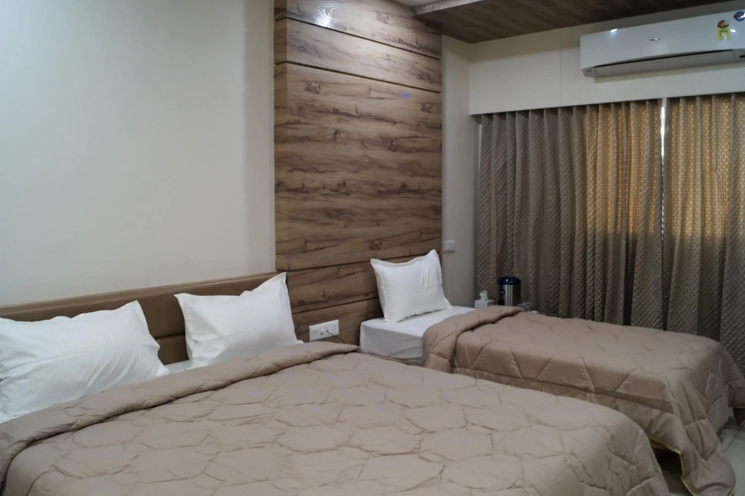 Bed in Hotel Midtown Bed in Hotel Midtown