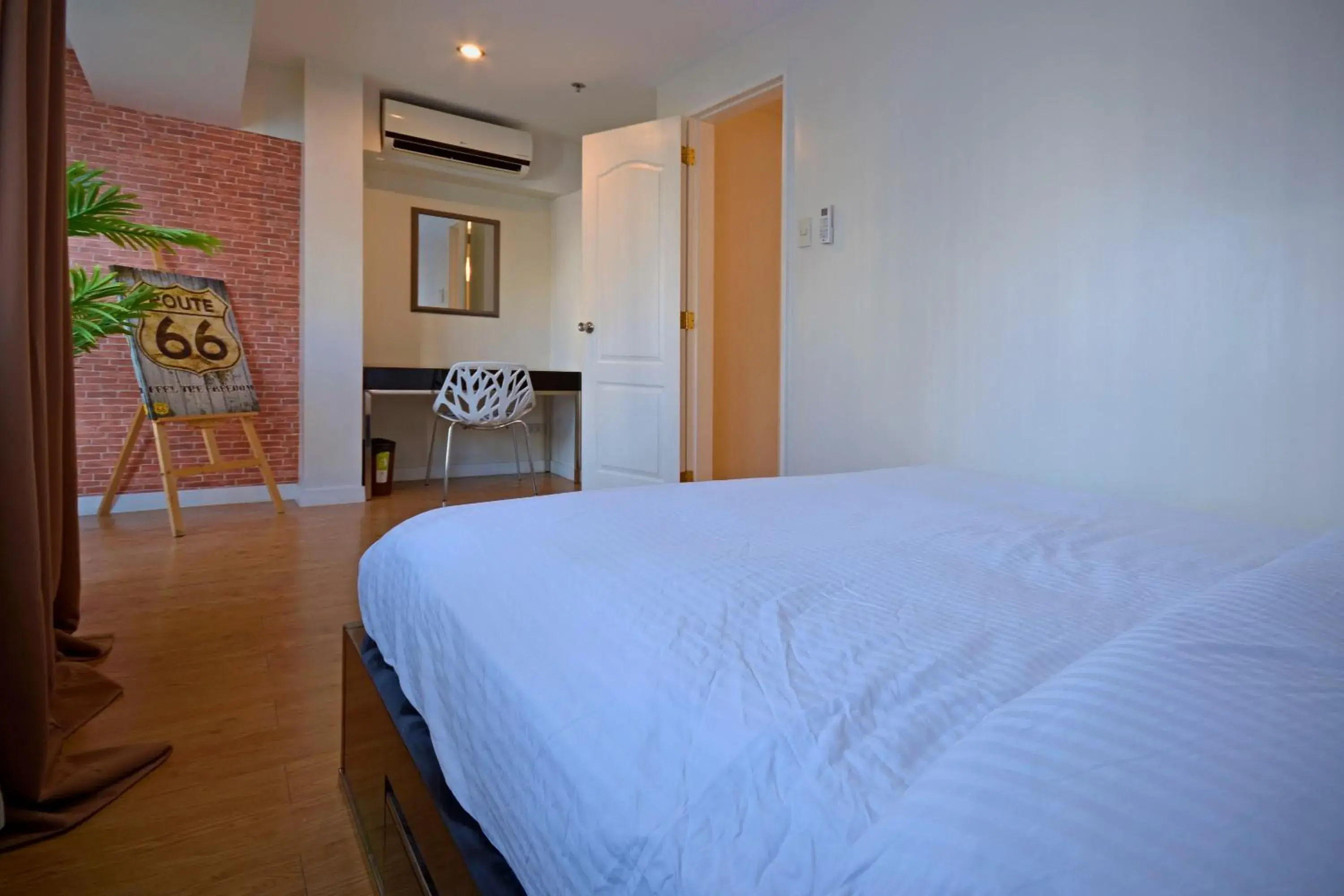 Bed in Victoria SOHO Suites Bed in Victoria SOHO Suites