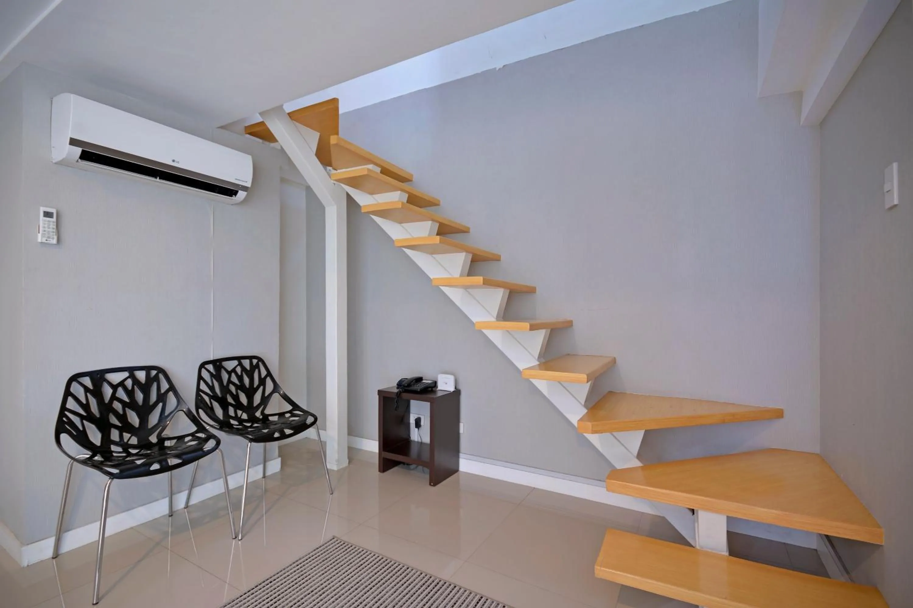 Victoria SOHO Suites