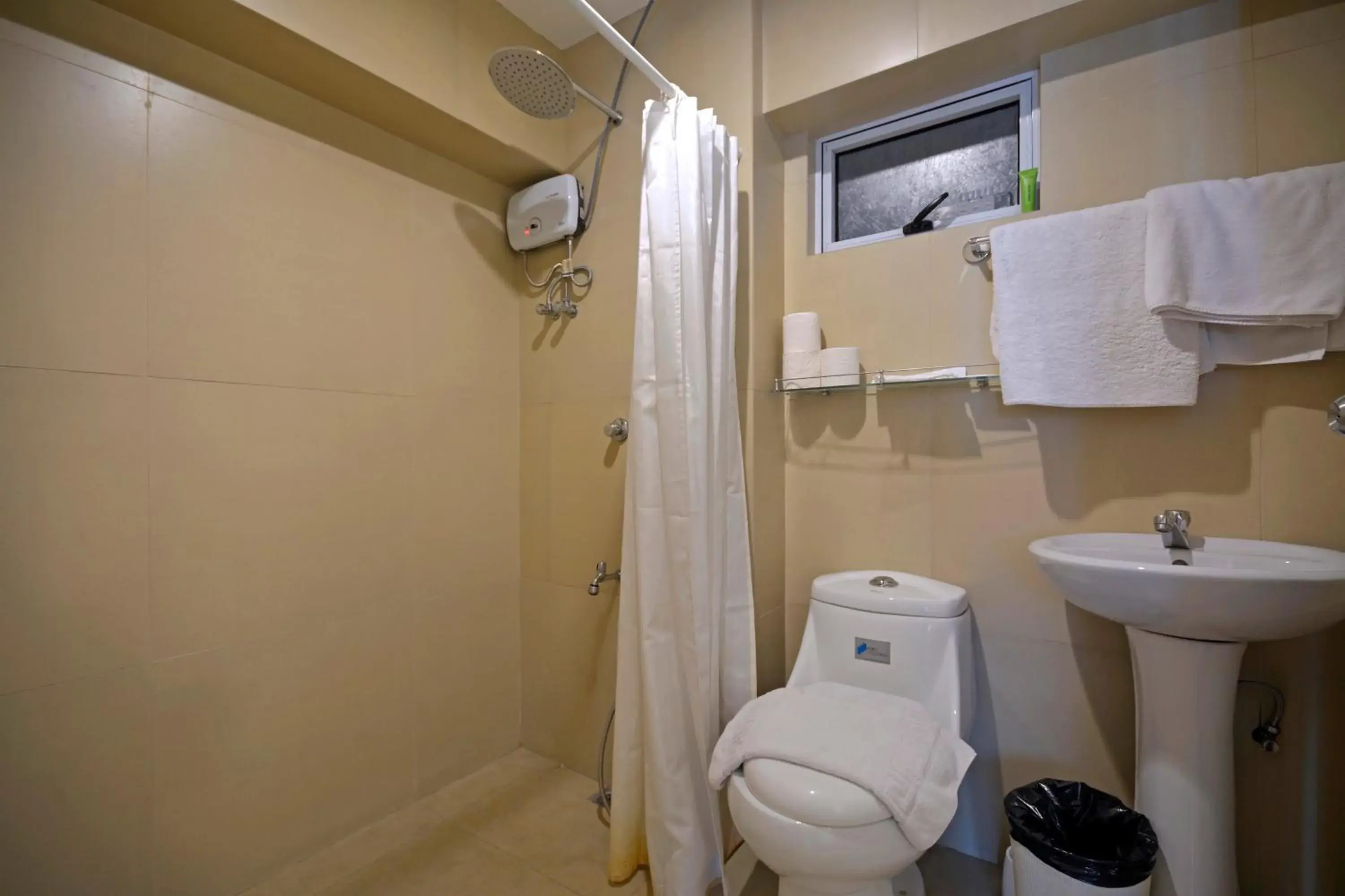 Shower in Victoria SOHO Suites Shower in Victoria SOHO Suites