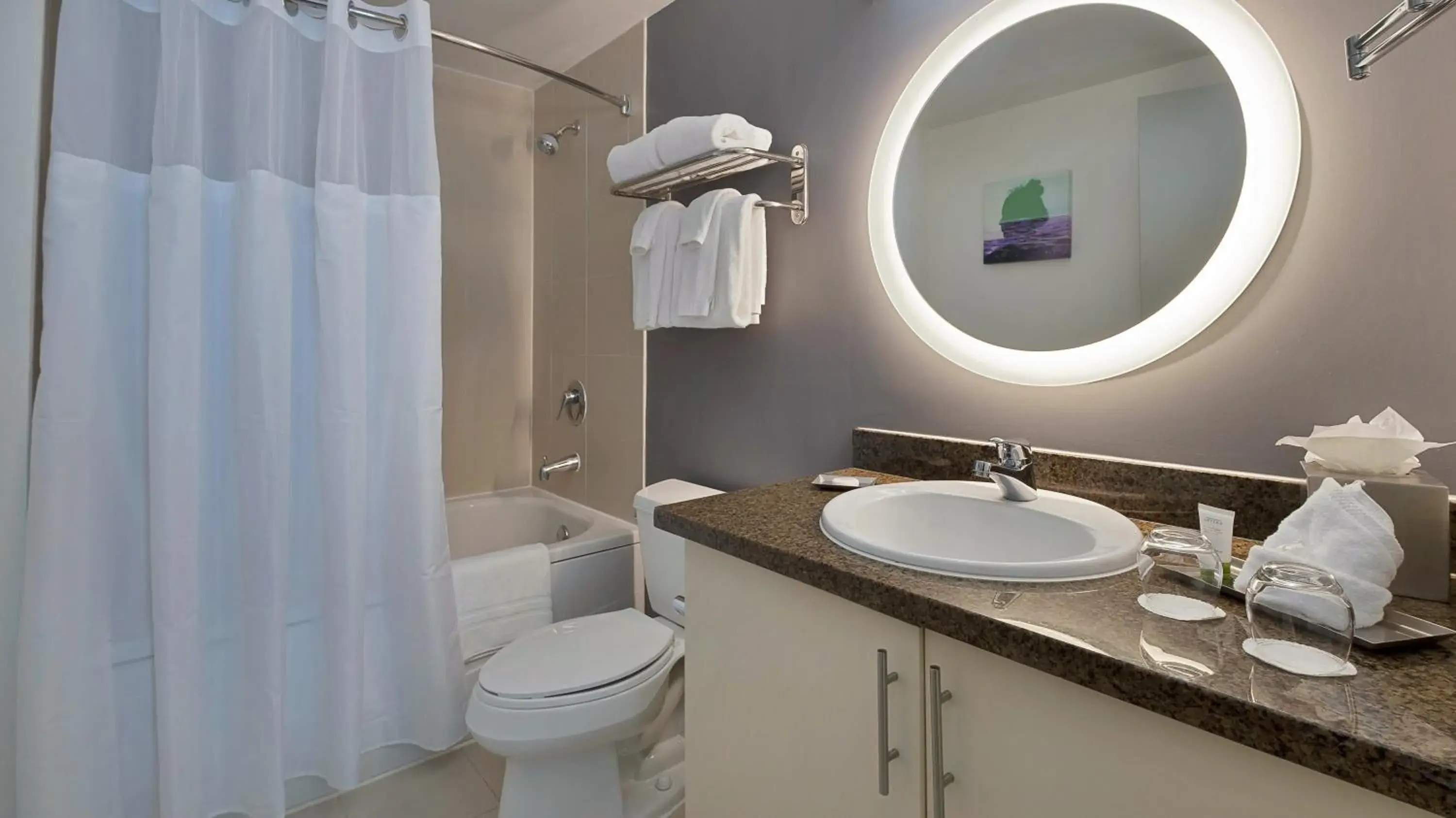 King Suite with Sofa Bed and Balcony - City View in Arya Hotel & Suites Coconut Grove, WorldHotels Distinctive King Suite with Sofa Bed and Balcony - City View in Arya Hotel & Suites Coconut Grove, WorldHotels Distinctive
