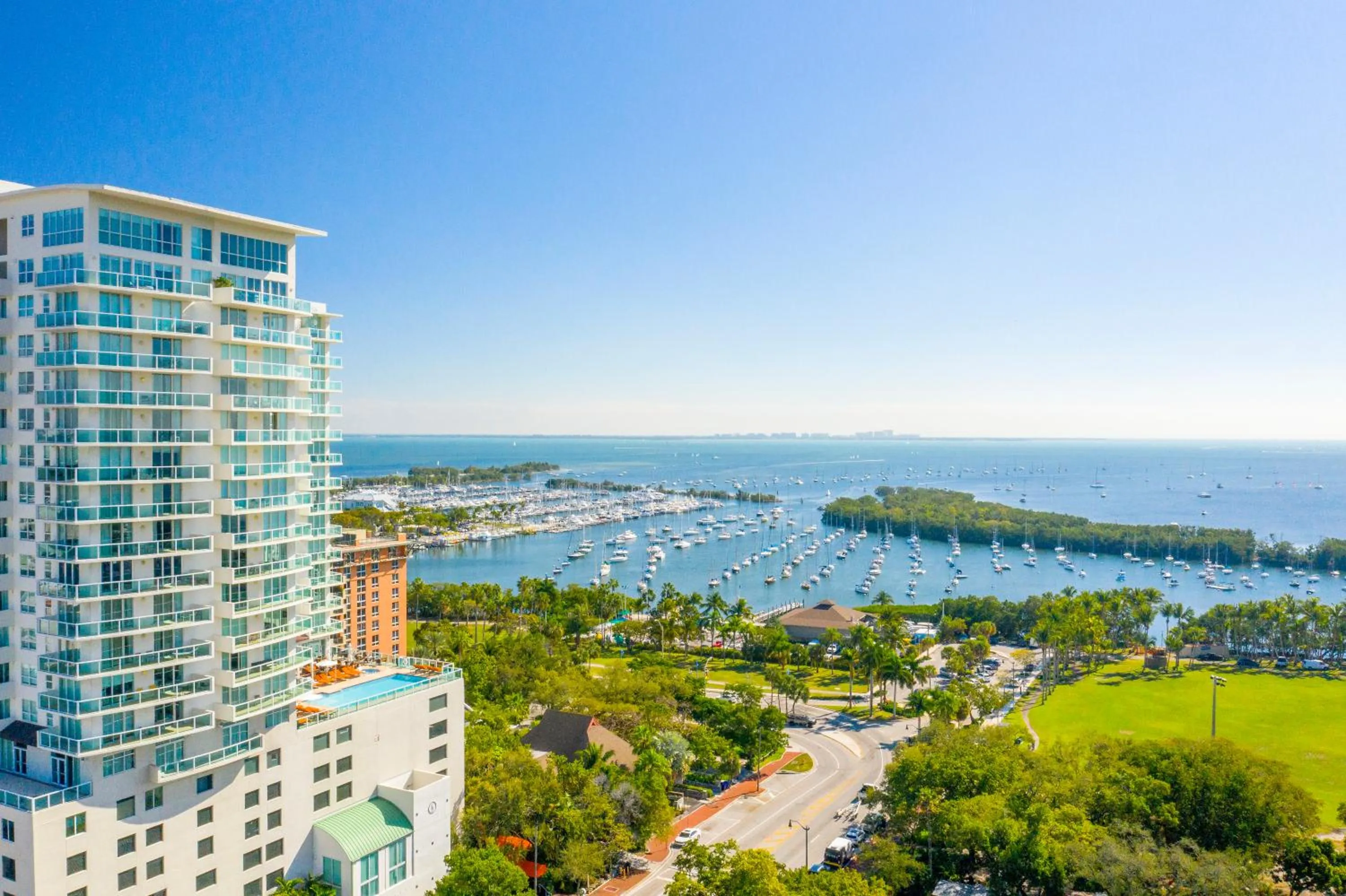 Property building in Hotel Arya BW Premier Collection