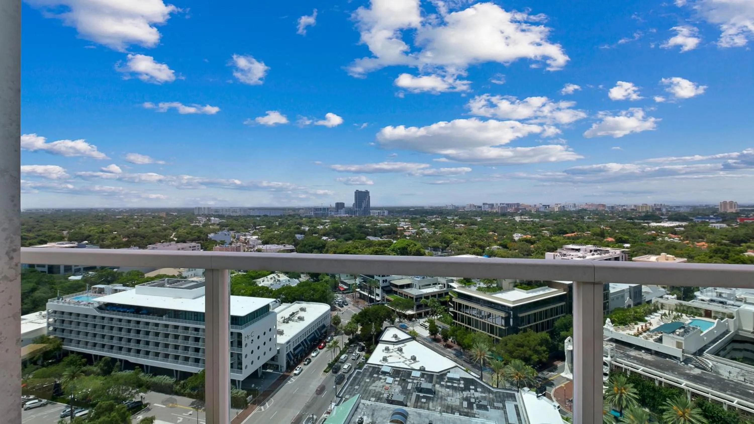 Day in Hotel Arya BW Premier Collection