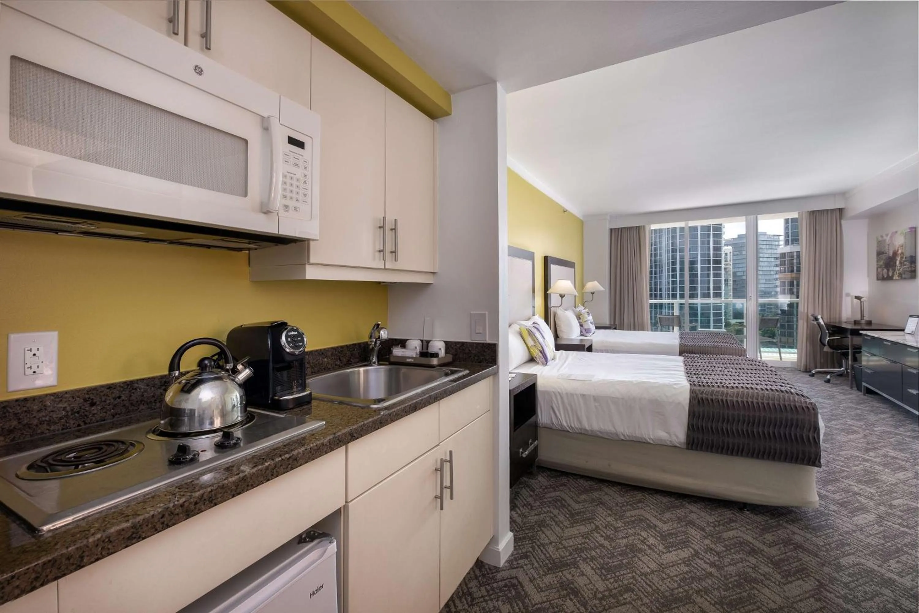 Bedroom, Bed in Hotel Arya BW Premier Collection