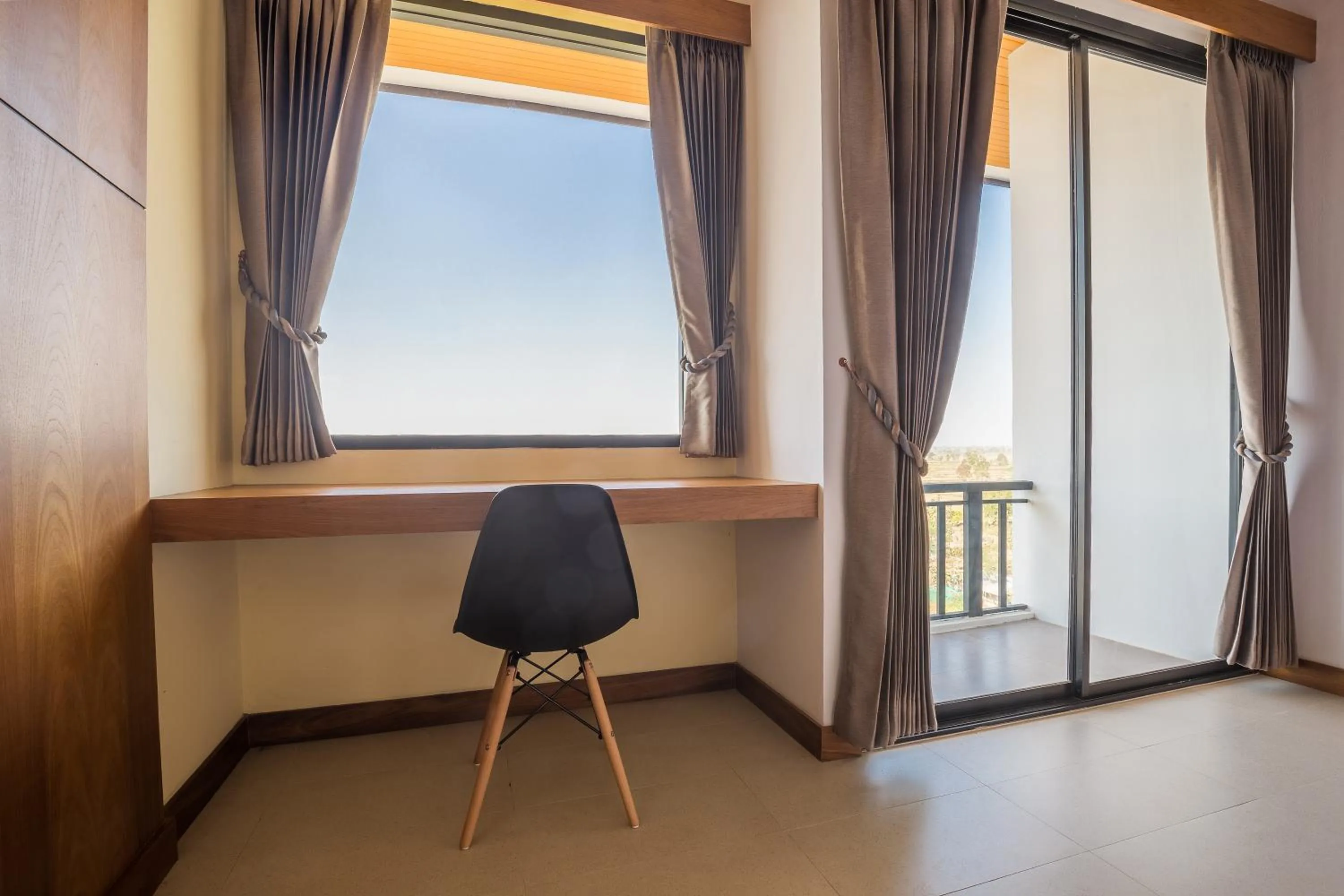 Balcony/Terrace in Sann View Hotel