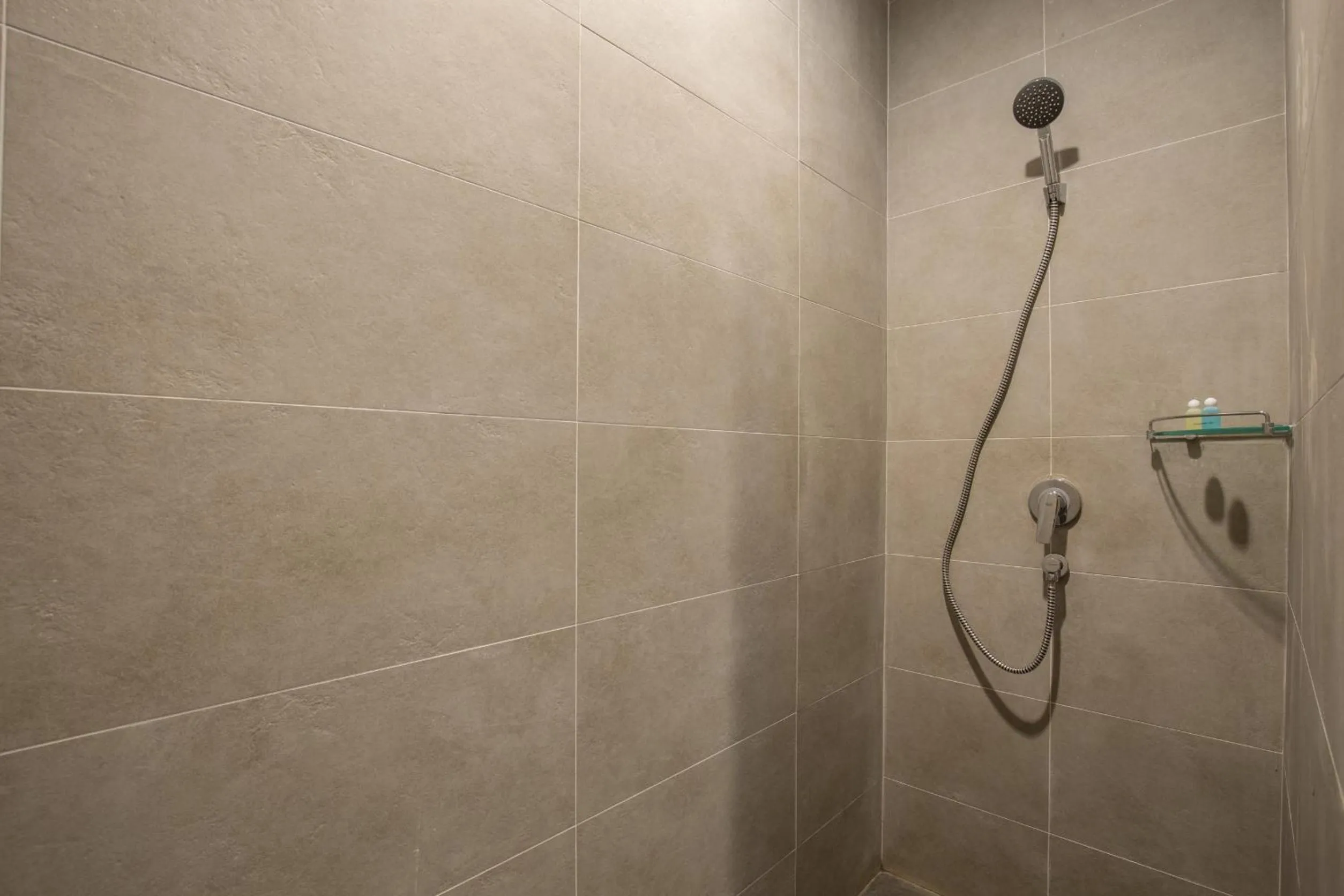Shower in Sann View Hotel