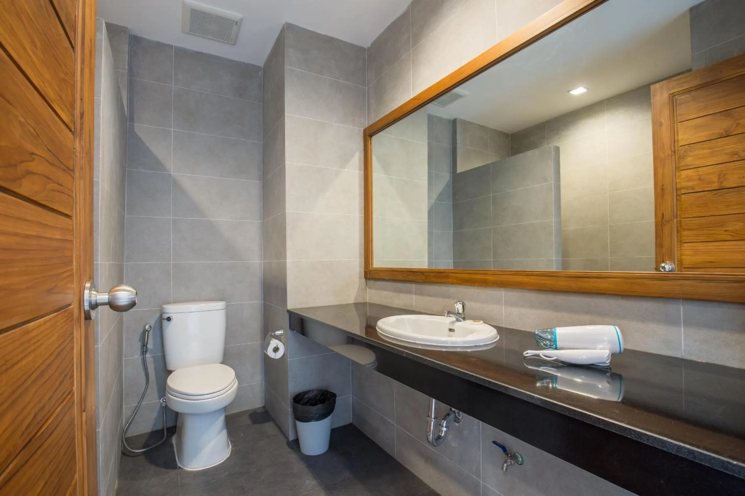 Shower in Sann View Hotel