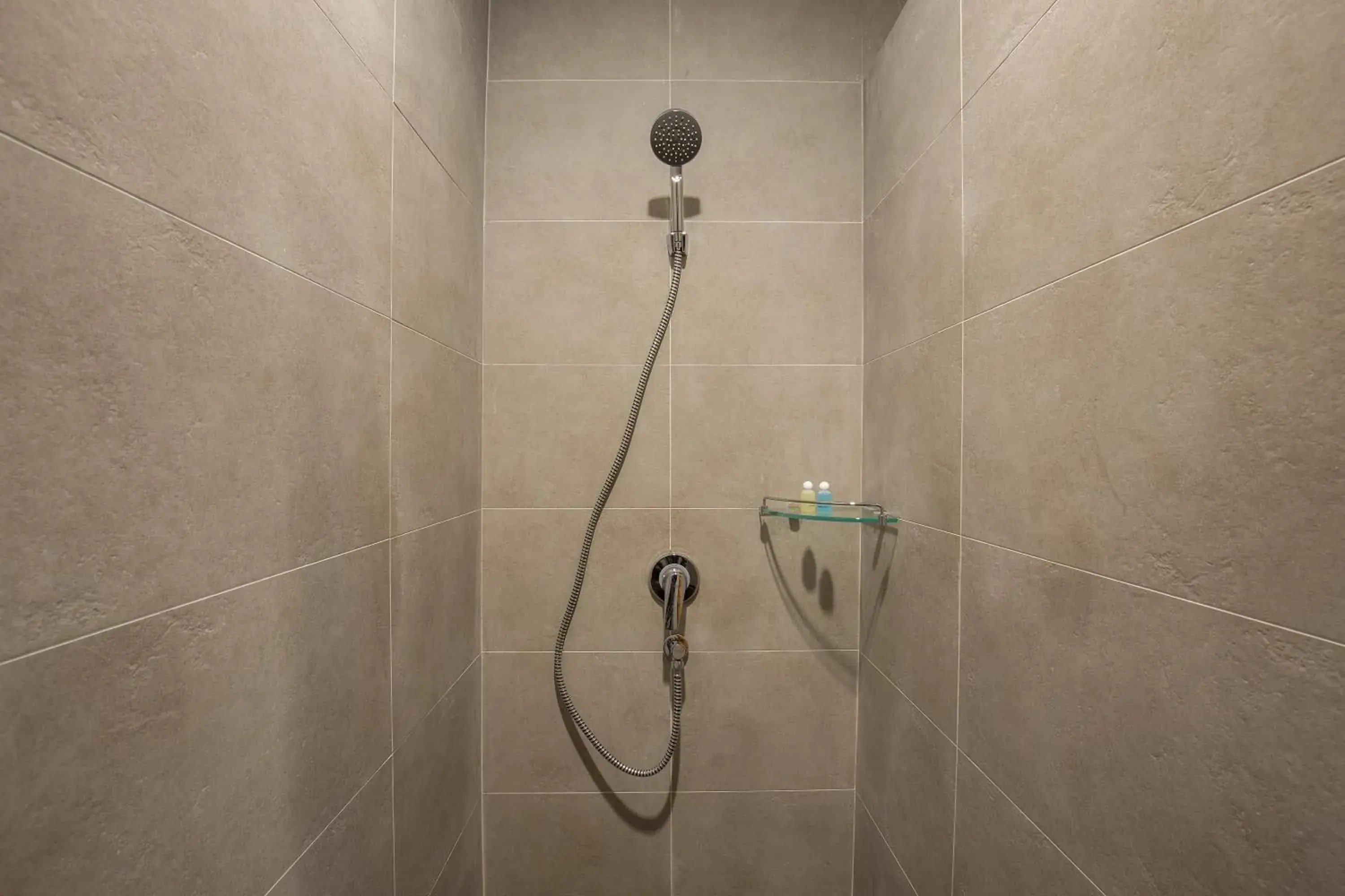 Shower in Sann View Hotel Shower in Sann View Hotel