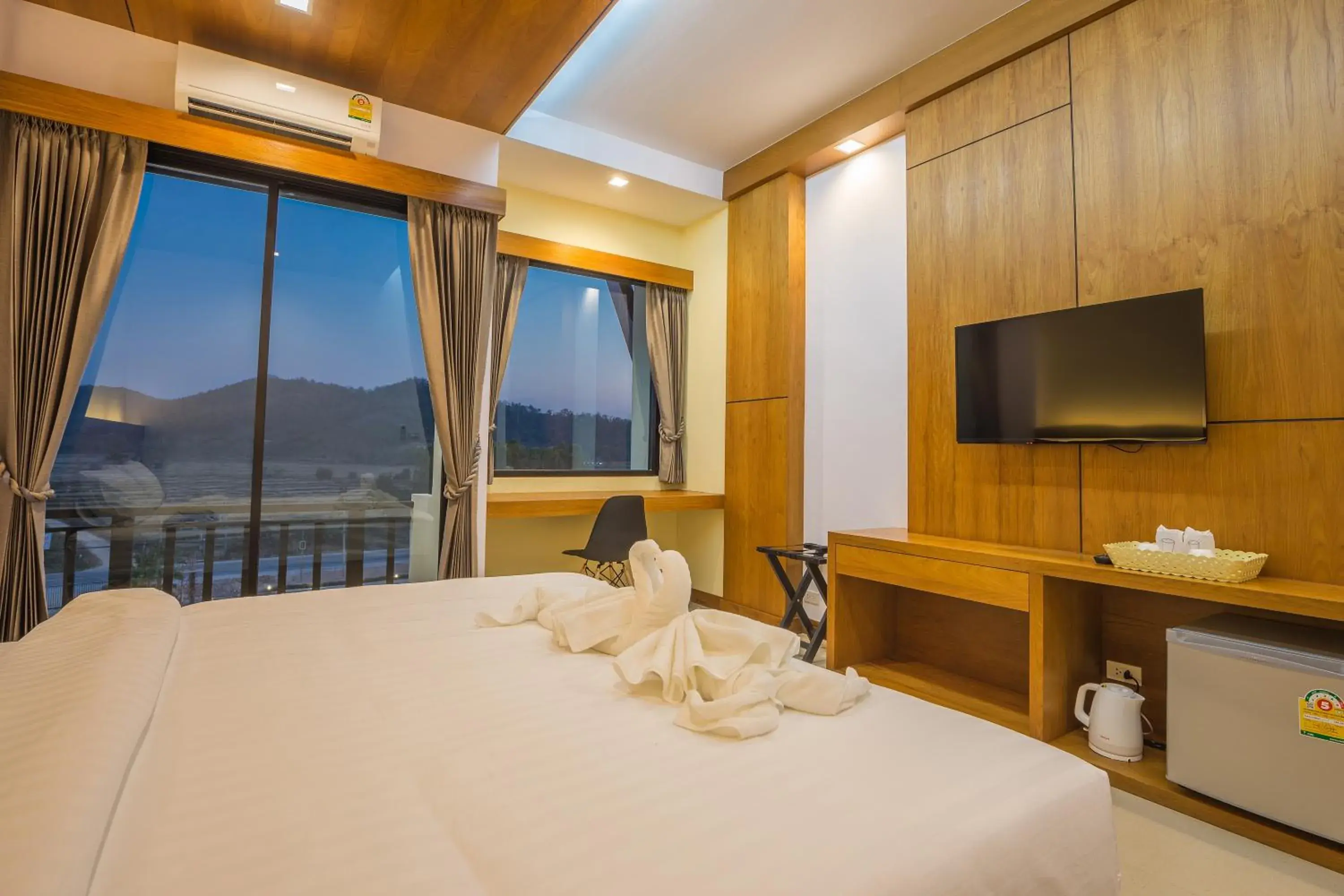 Bathroom, Bed in Sann View Hotel Bathroom, Bed in Sann View Hotel