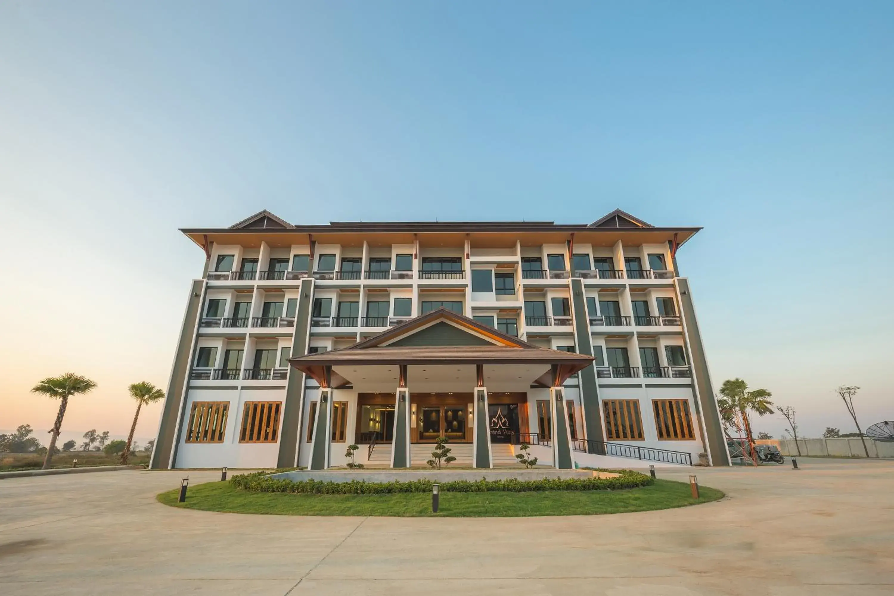 Property building in Sann View Hotel Property building in Sann View Hotel