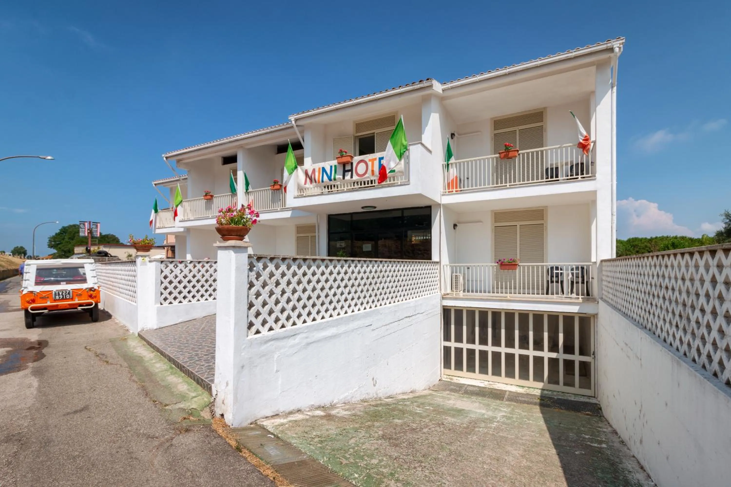 Facade/entrance in Mini Hotel