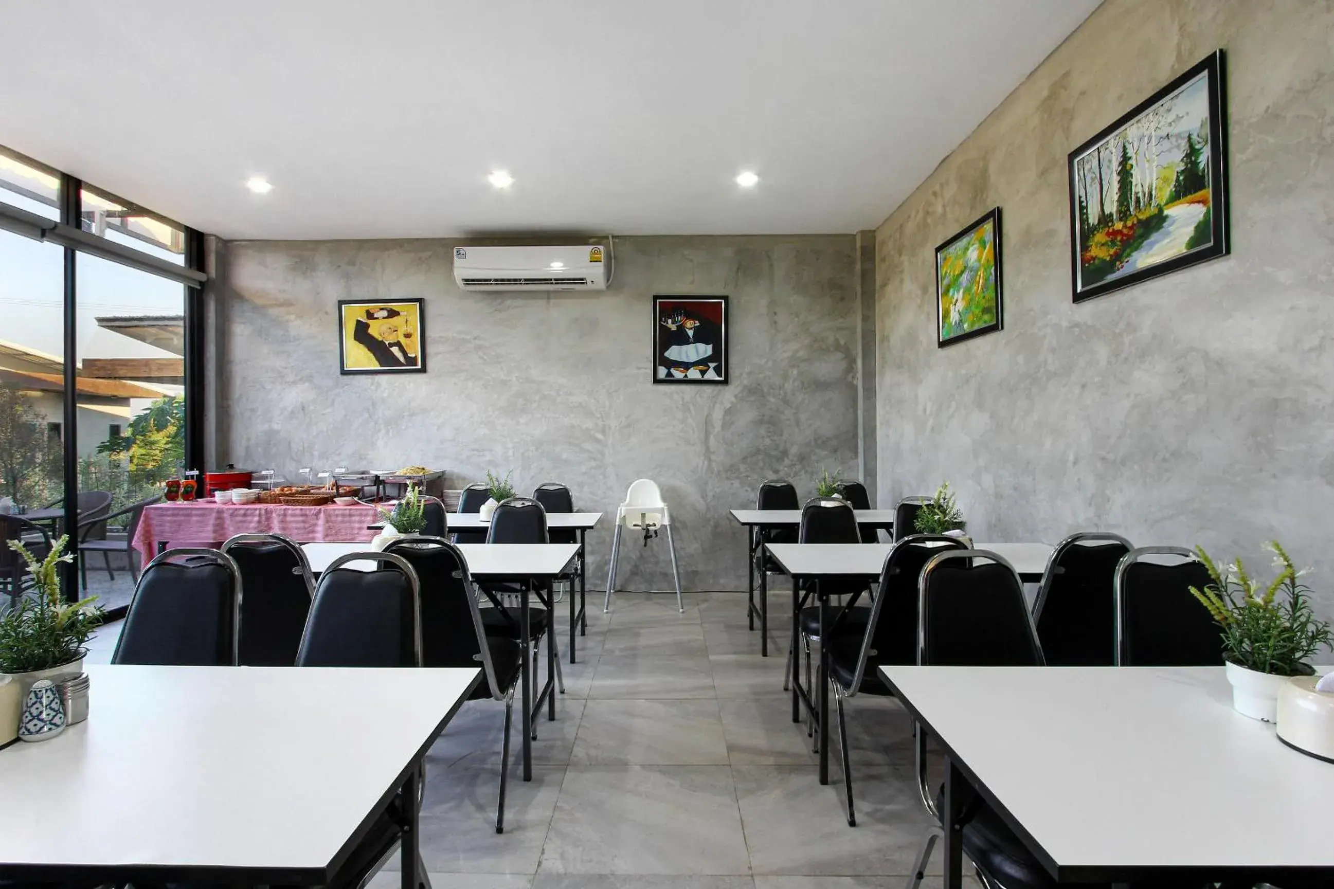 Restaurant/places to eat in White Knot Khao Yai Restaurant/places to eat in White Knot Khao Yai