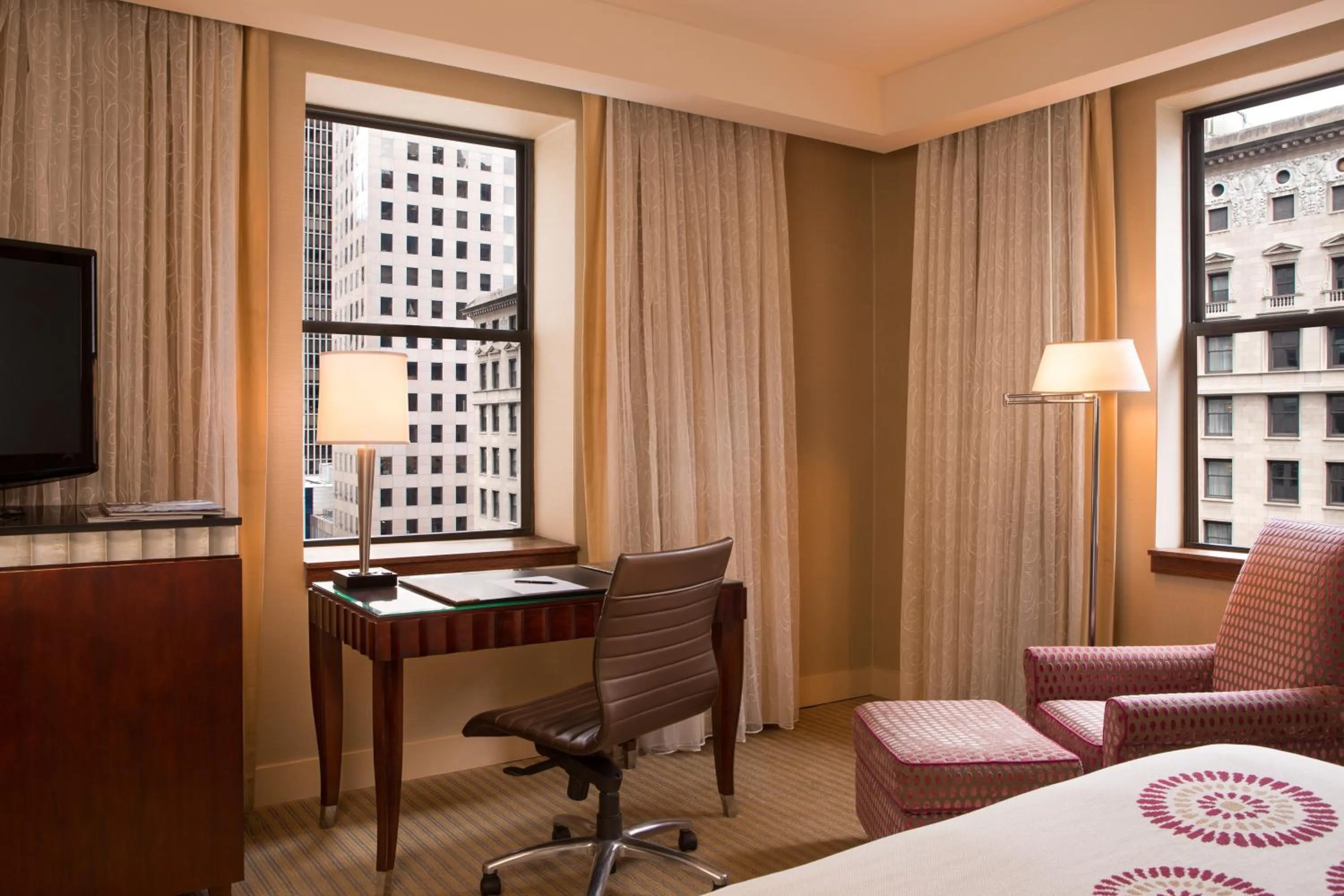 Seating area, Bed in Millennium Knickerbocker Chicago