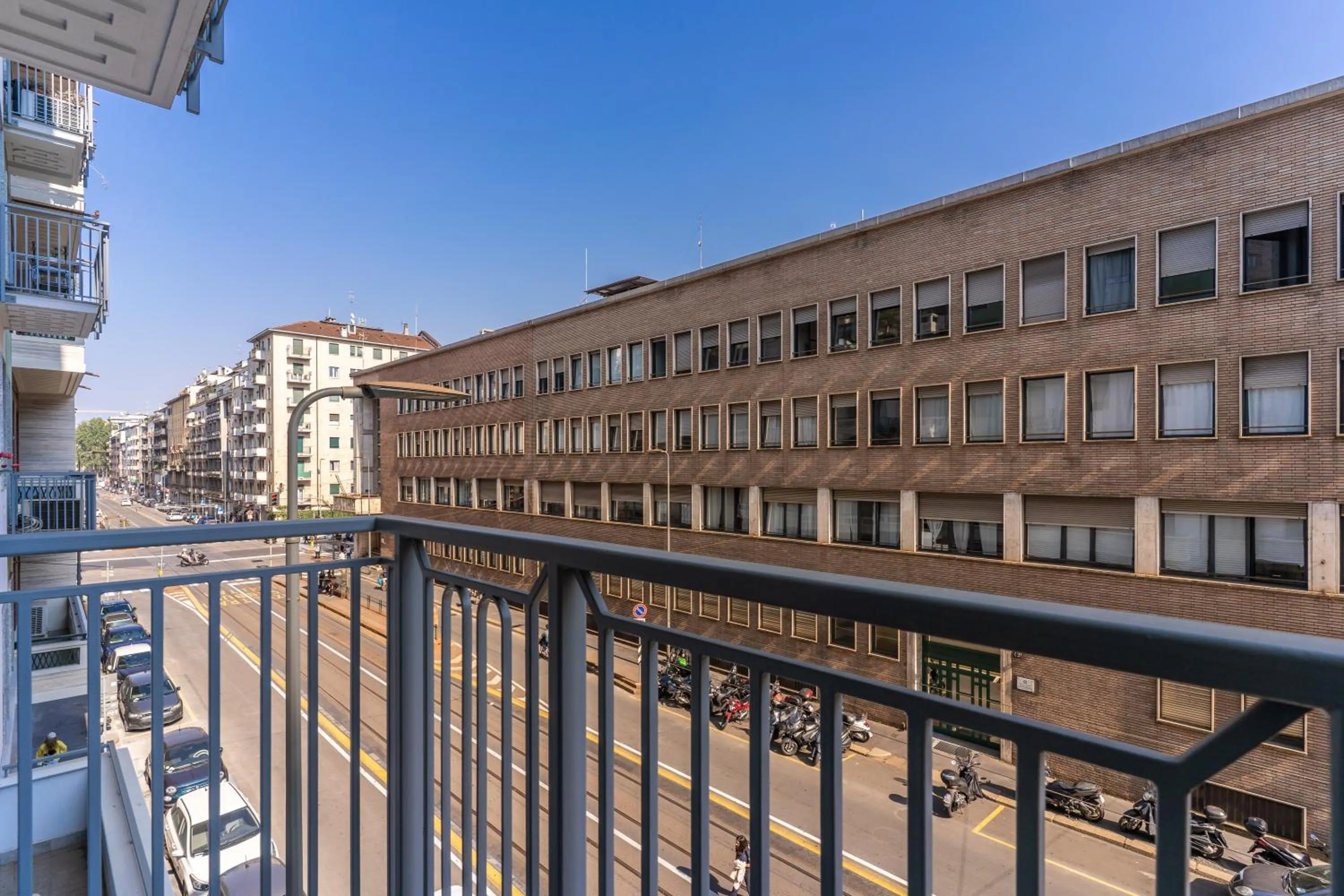 Balcony/Terrace in 43 Station Hotel