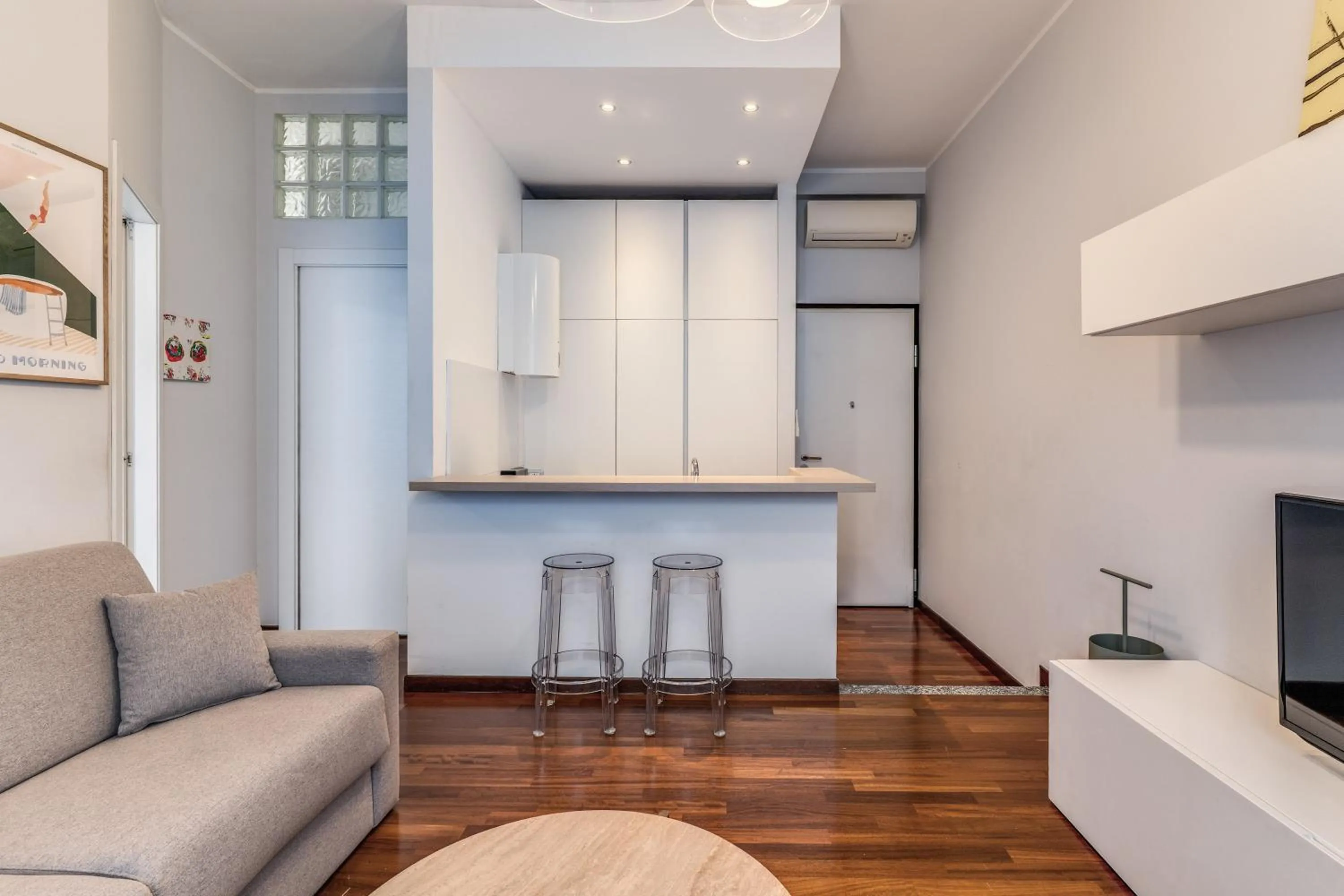 TV and multimedia in 43 Station Hotel