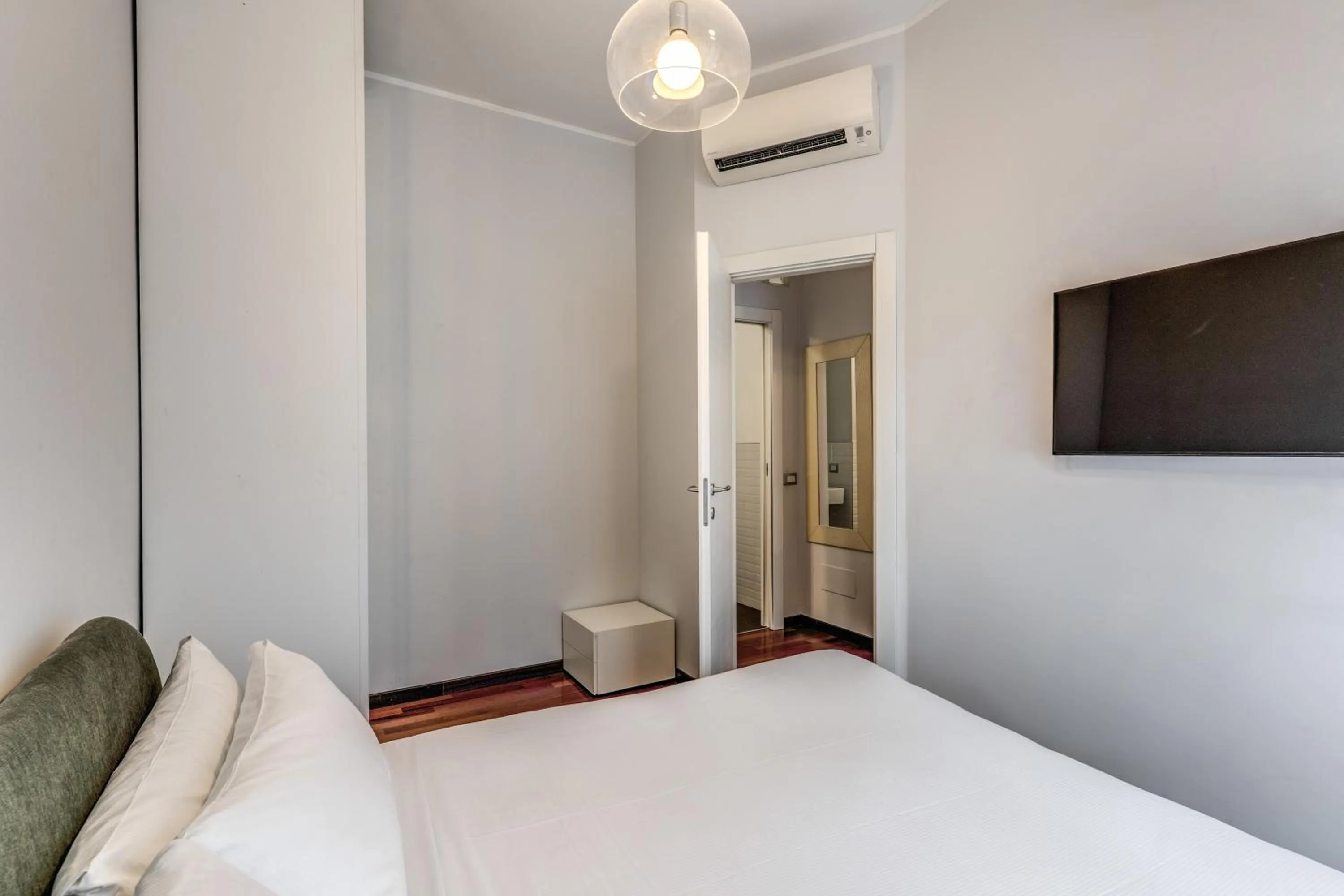 Bed in 43 Station Hotel