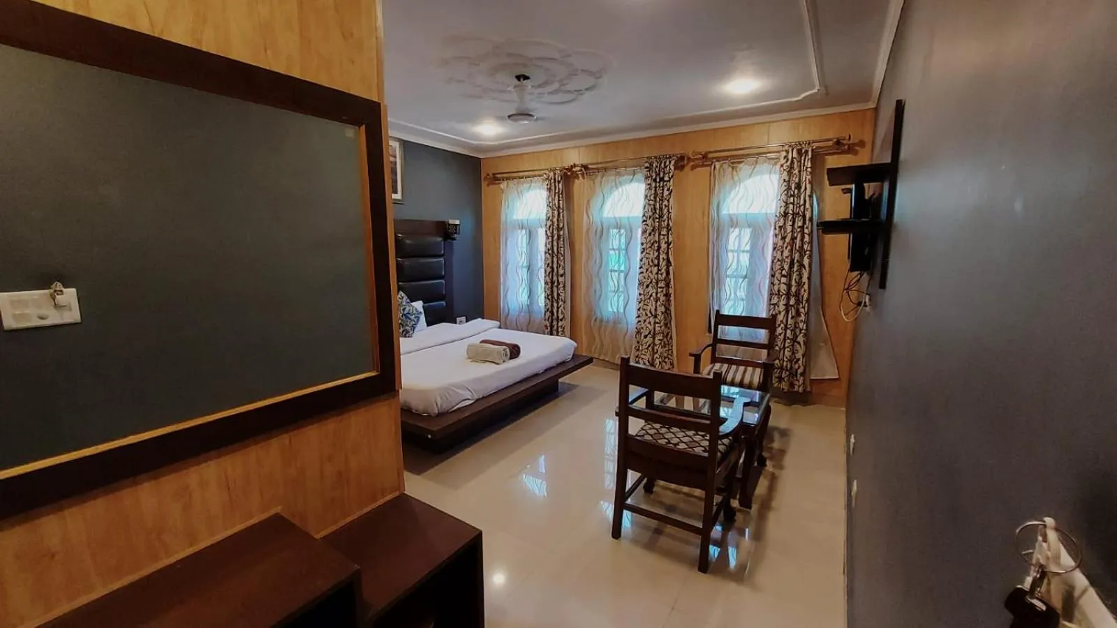 Bedroom, Bed in Hotel Ash Vale