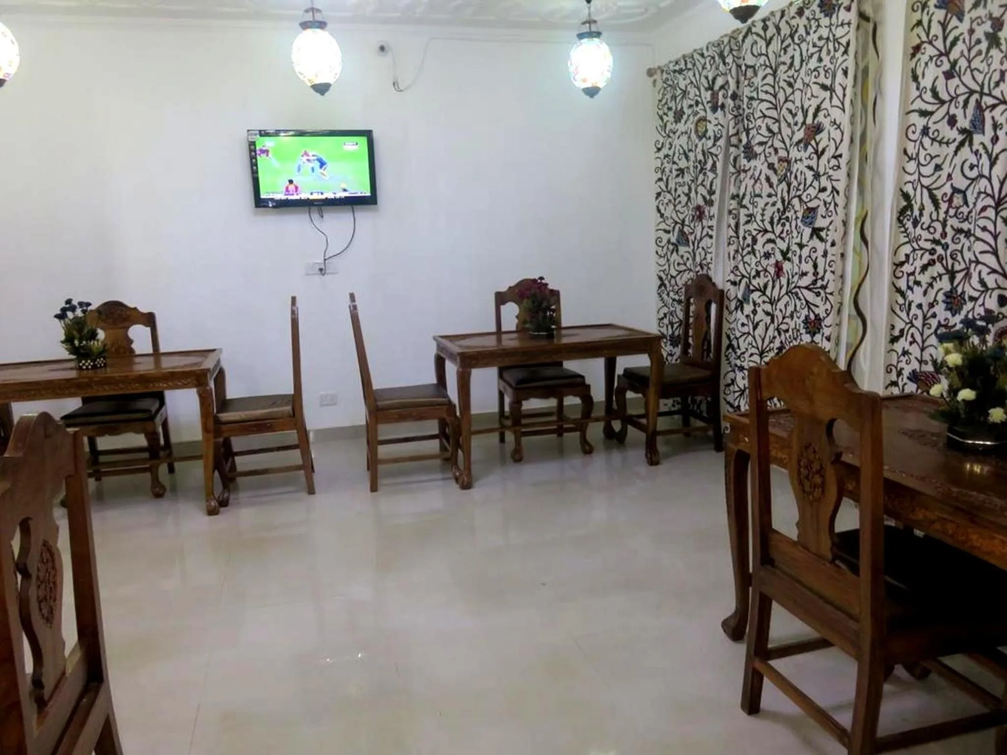 Restaurant/places to eat in Hotel Ash Vale