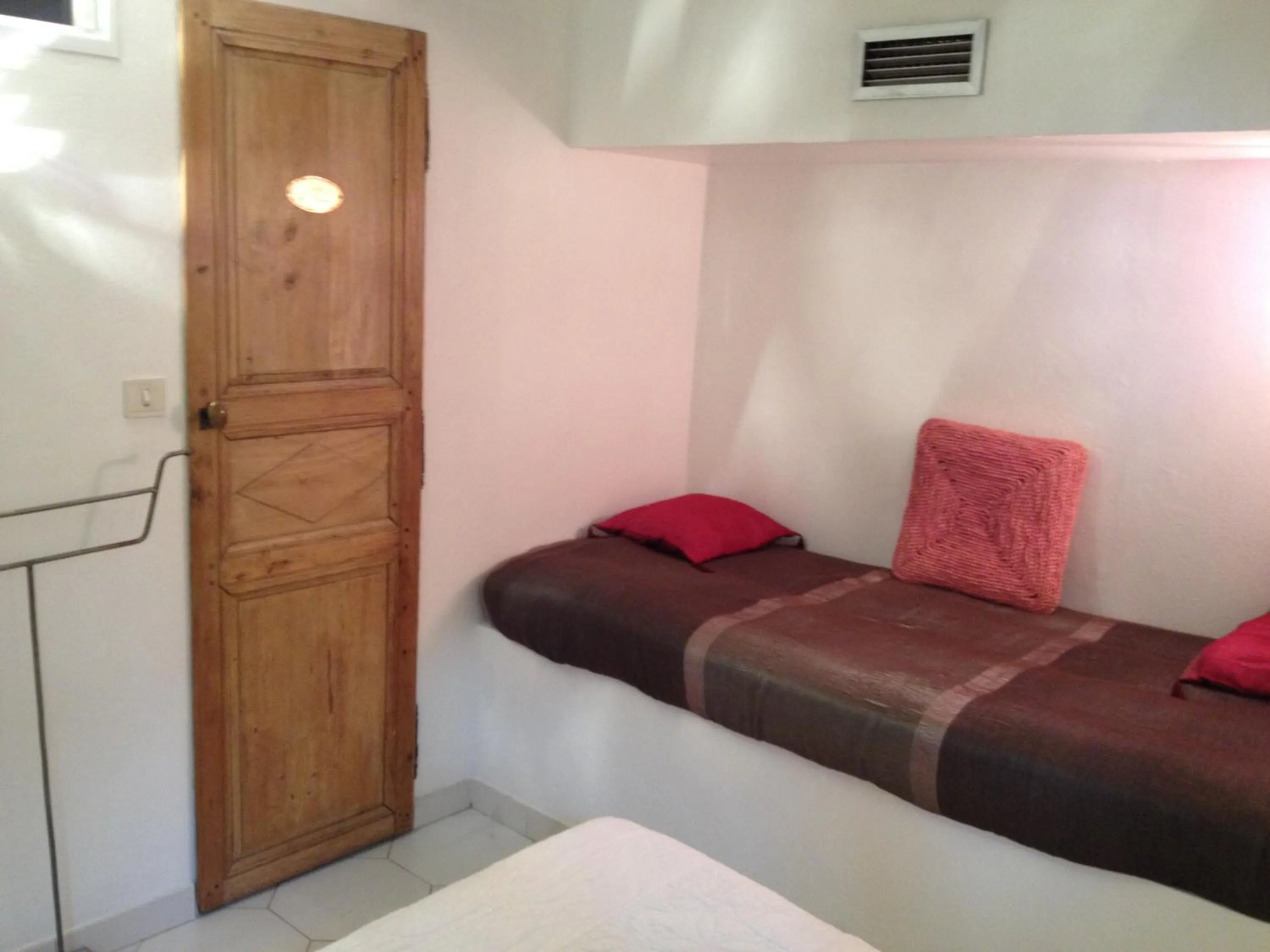 Decorative detail, Bed in La Douce Heure