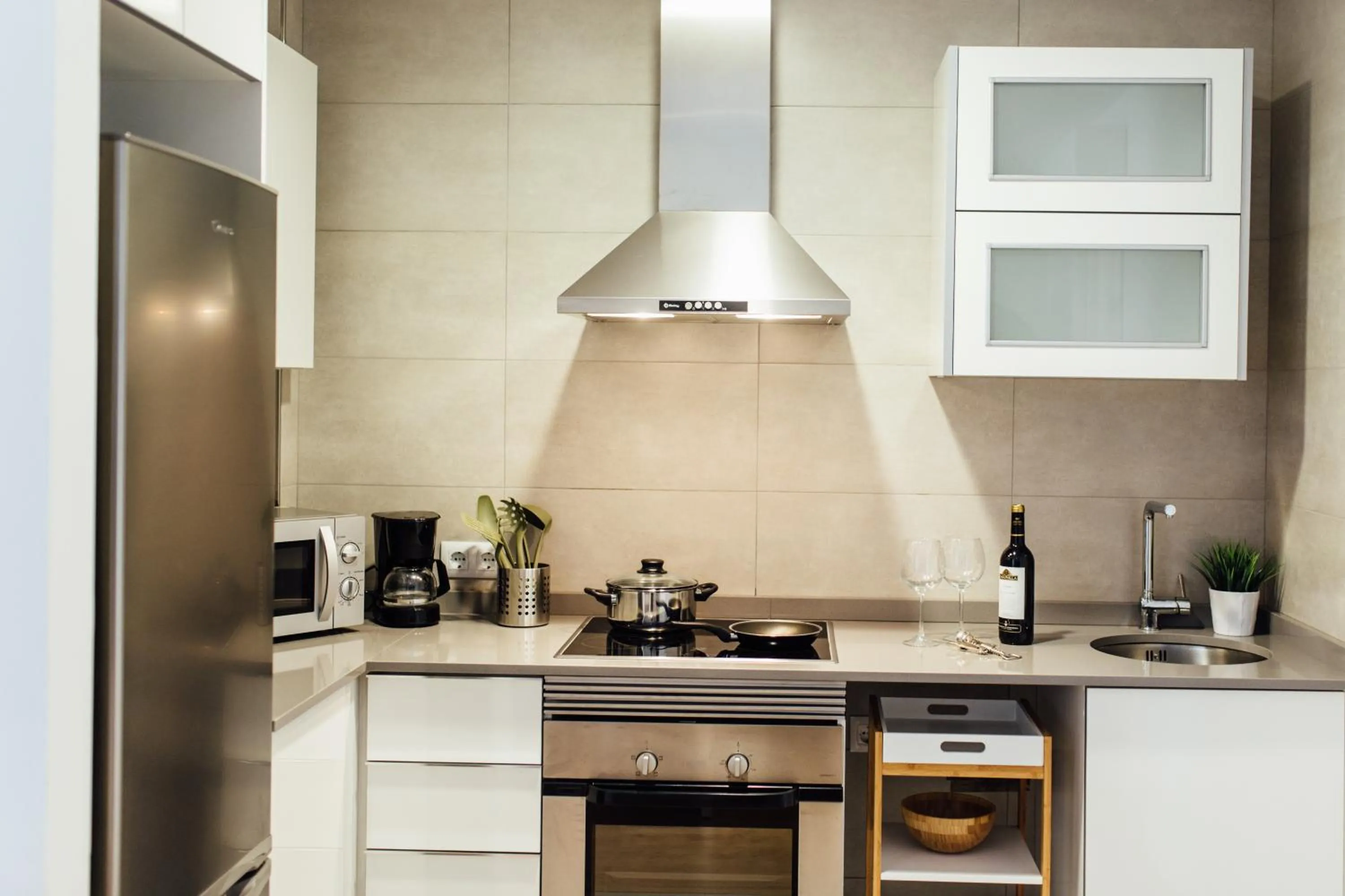 Kitchen or kitchenette in Botànic Apartaments