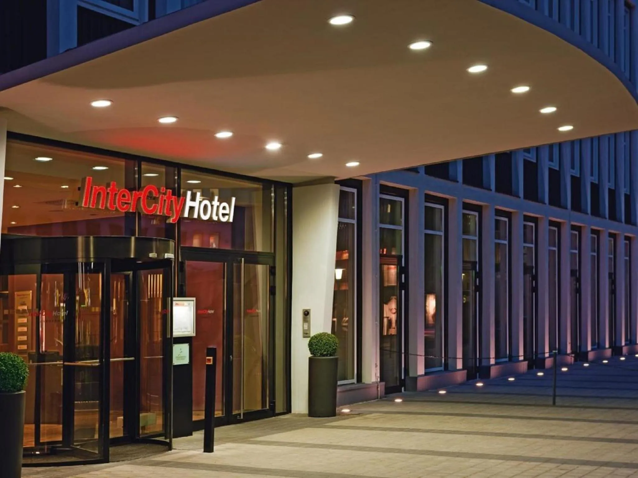 Facade/entrance in IntercityHotel Hannover
