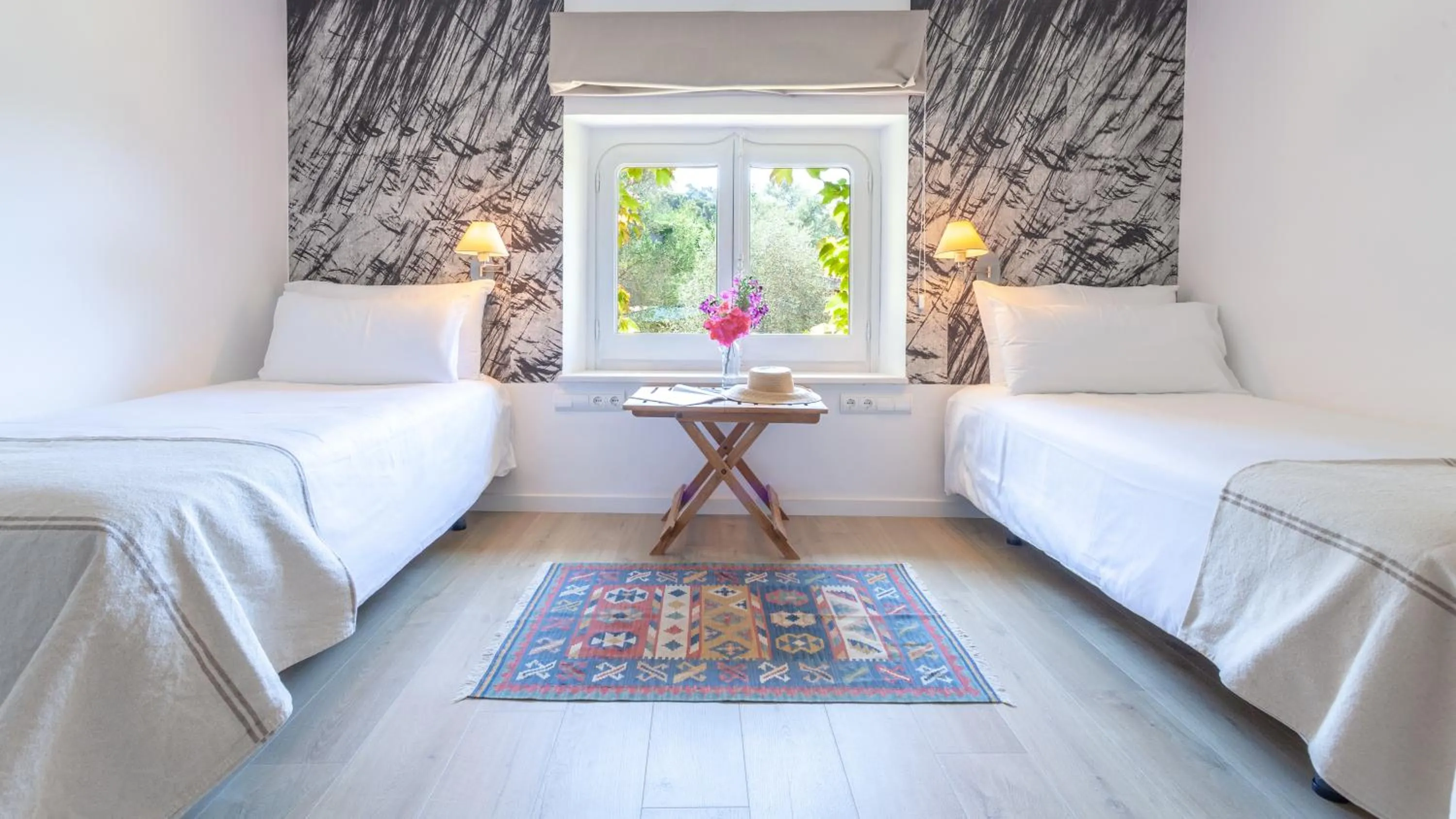 Double or Twin Room with Shower in Hotel Mas Pastora - Adults Only