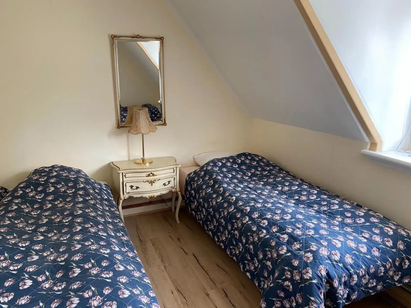 Classic Triple Room - single occupancy in Bellinge House Classic Triple Room - single occupancy in Bellinge House