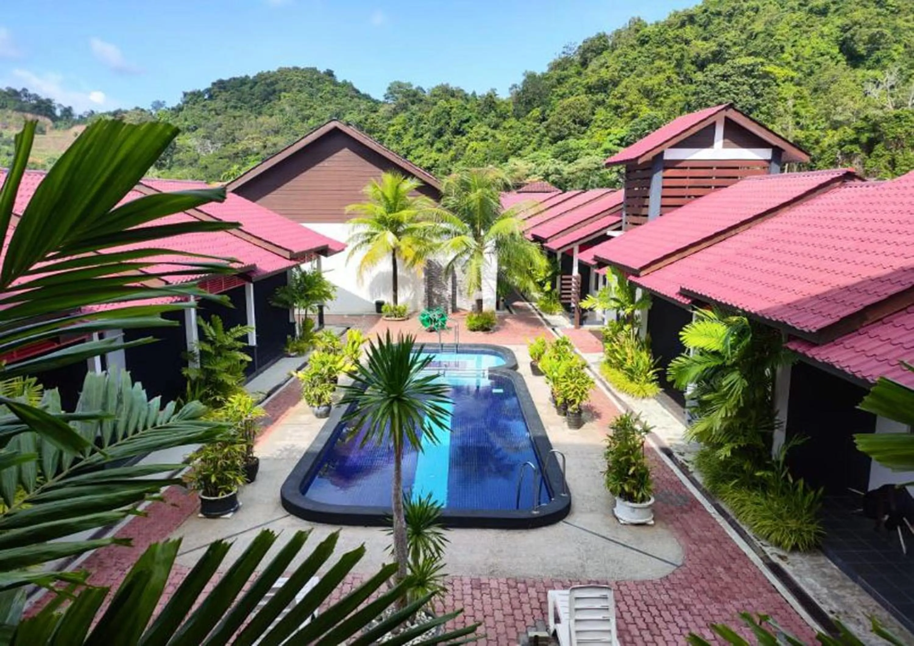Swimming pool in Anjung Villa