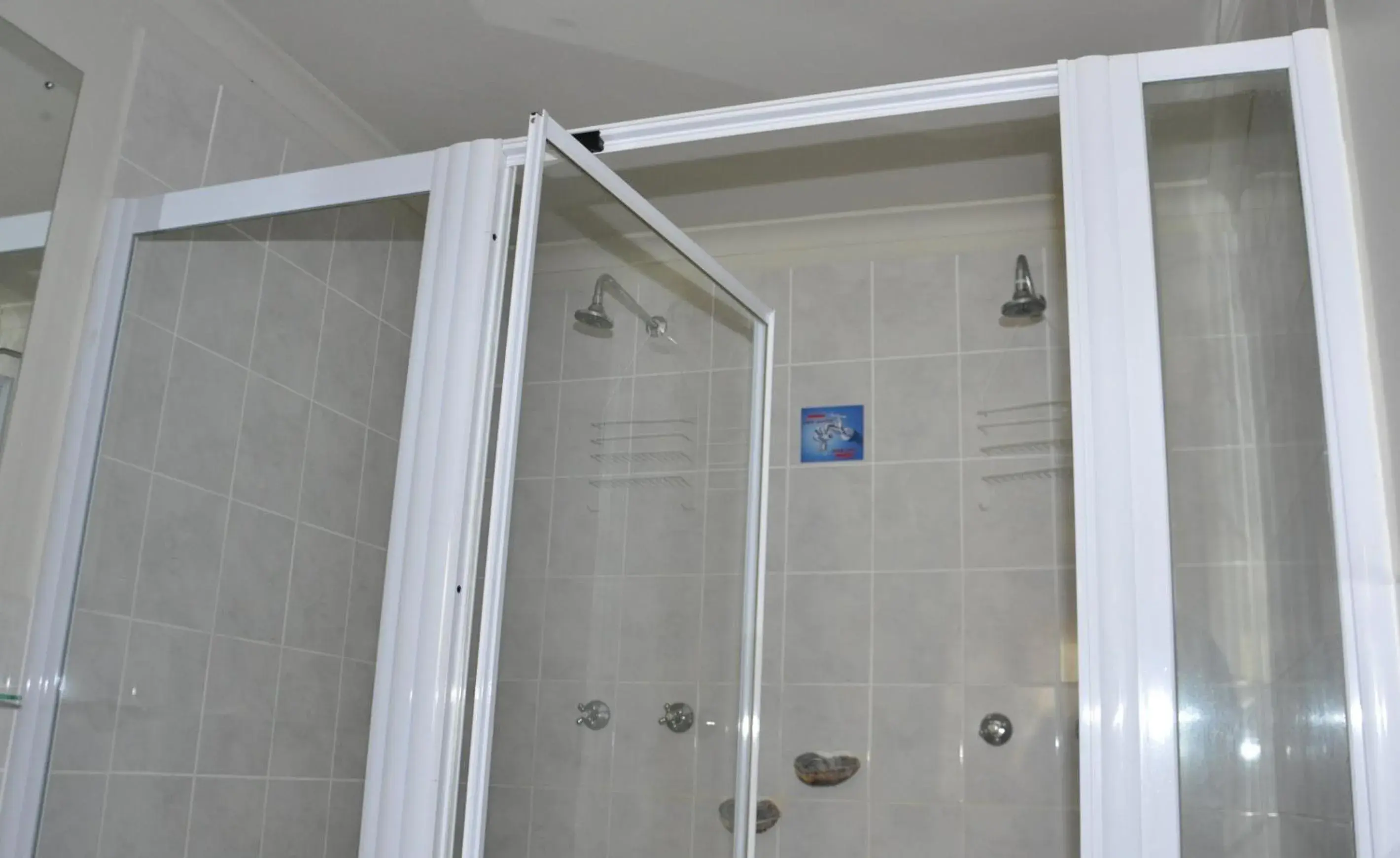 Triple Room - single occupancy in Hermanus AT HOME Triple Room - single occupancy in Hermanus AT HOME
