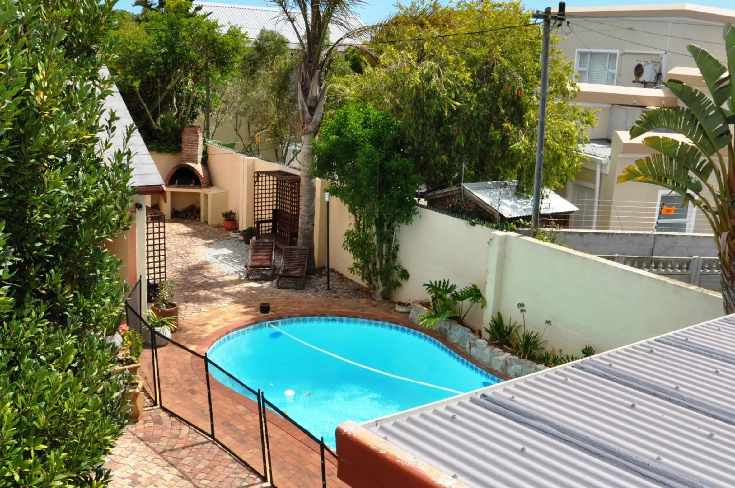 Pool view in Hermanus AT HOME