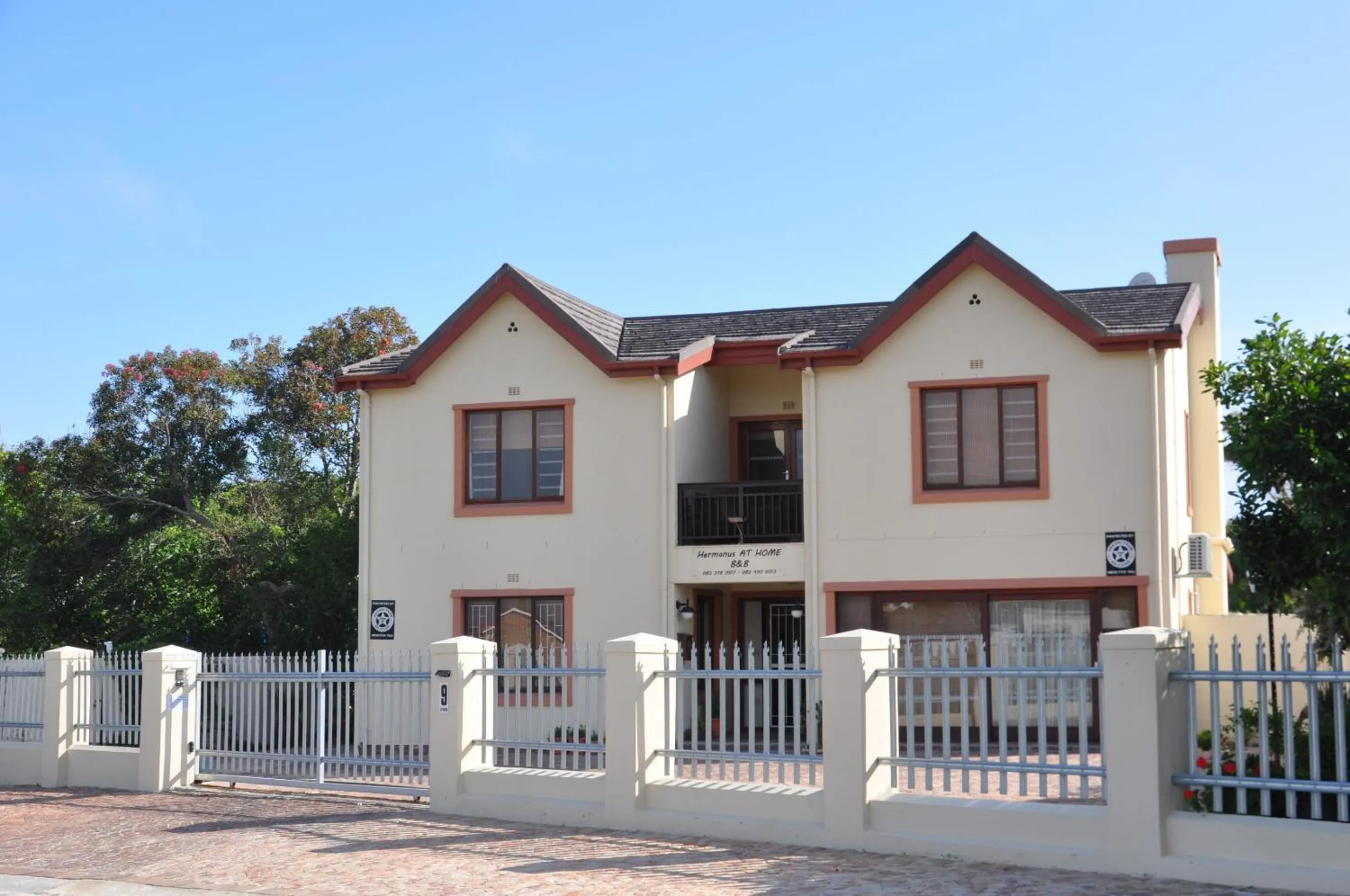 Facade/entrance in Hermanus AT HOME