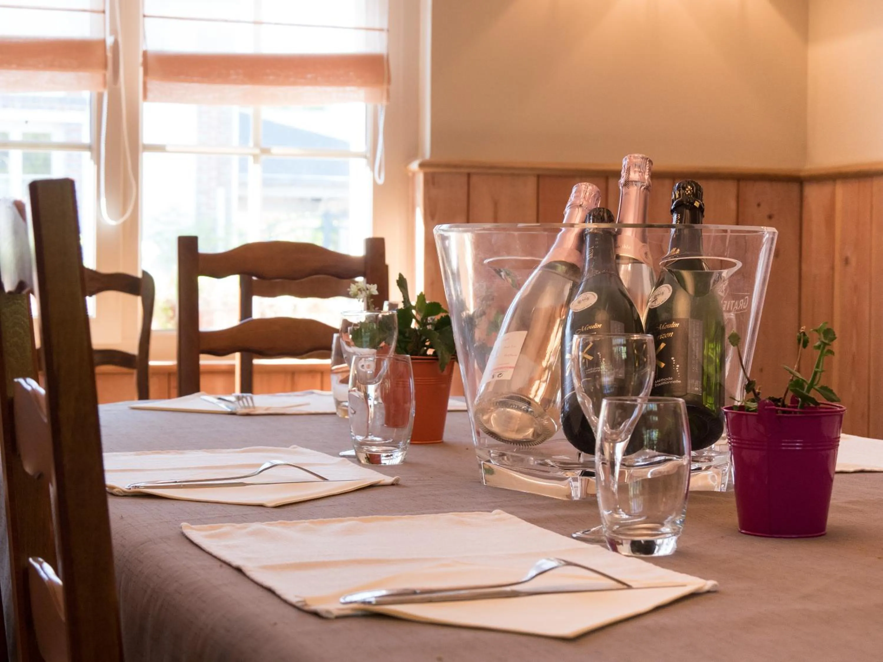 Logis Hôtel Restaurant Auberge du Valburgeois