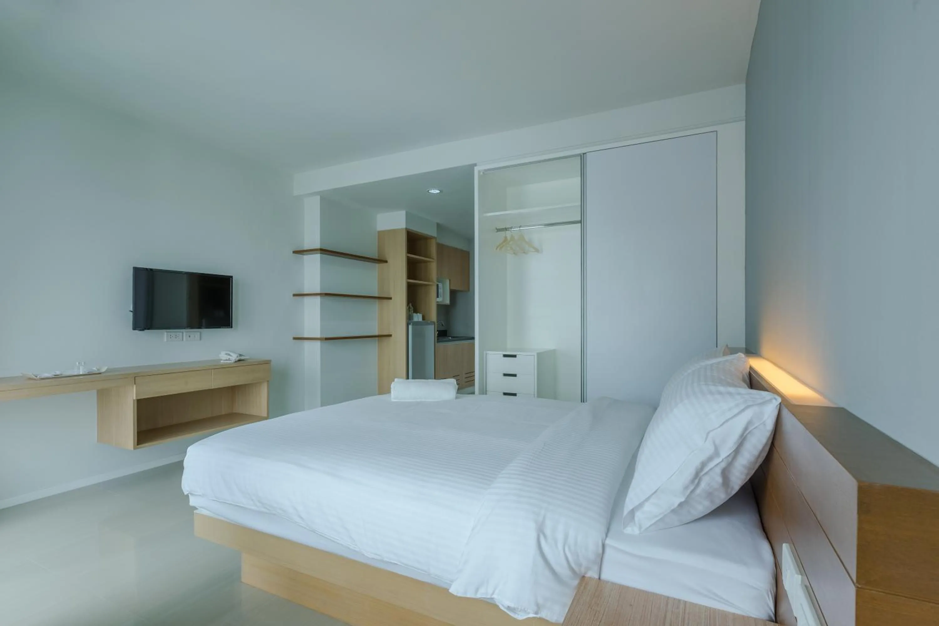 Studio with Balcony in Thongchen Residence