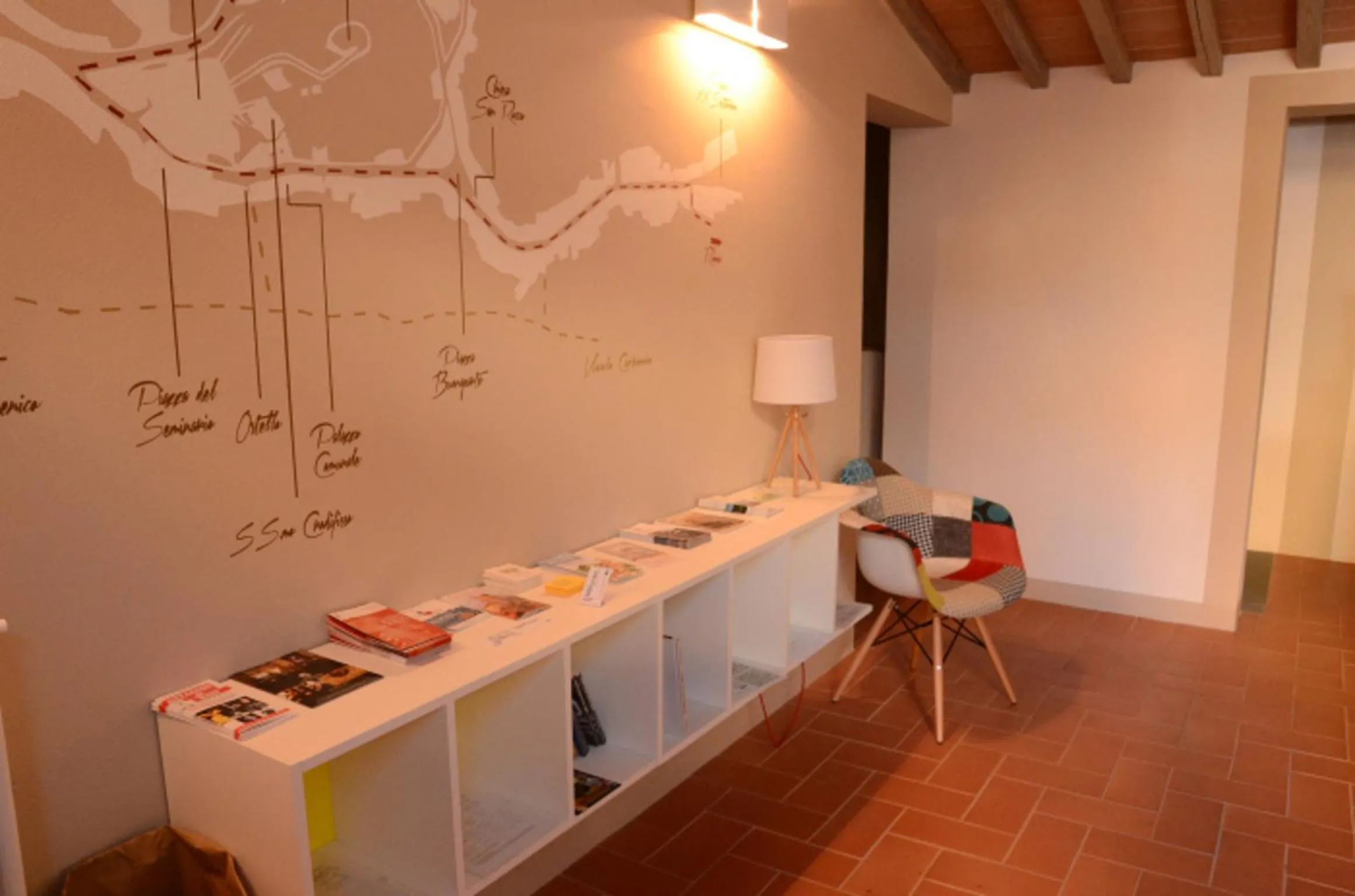 Communal lounge/ TV room in Ostello San Miniato