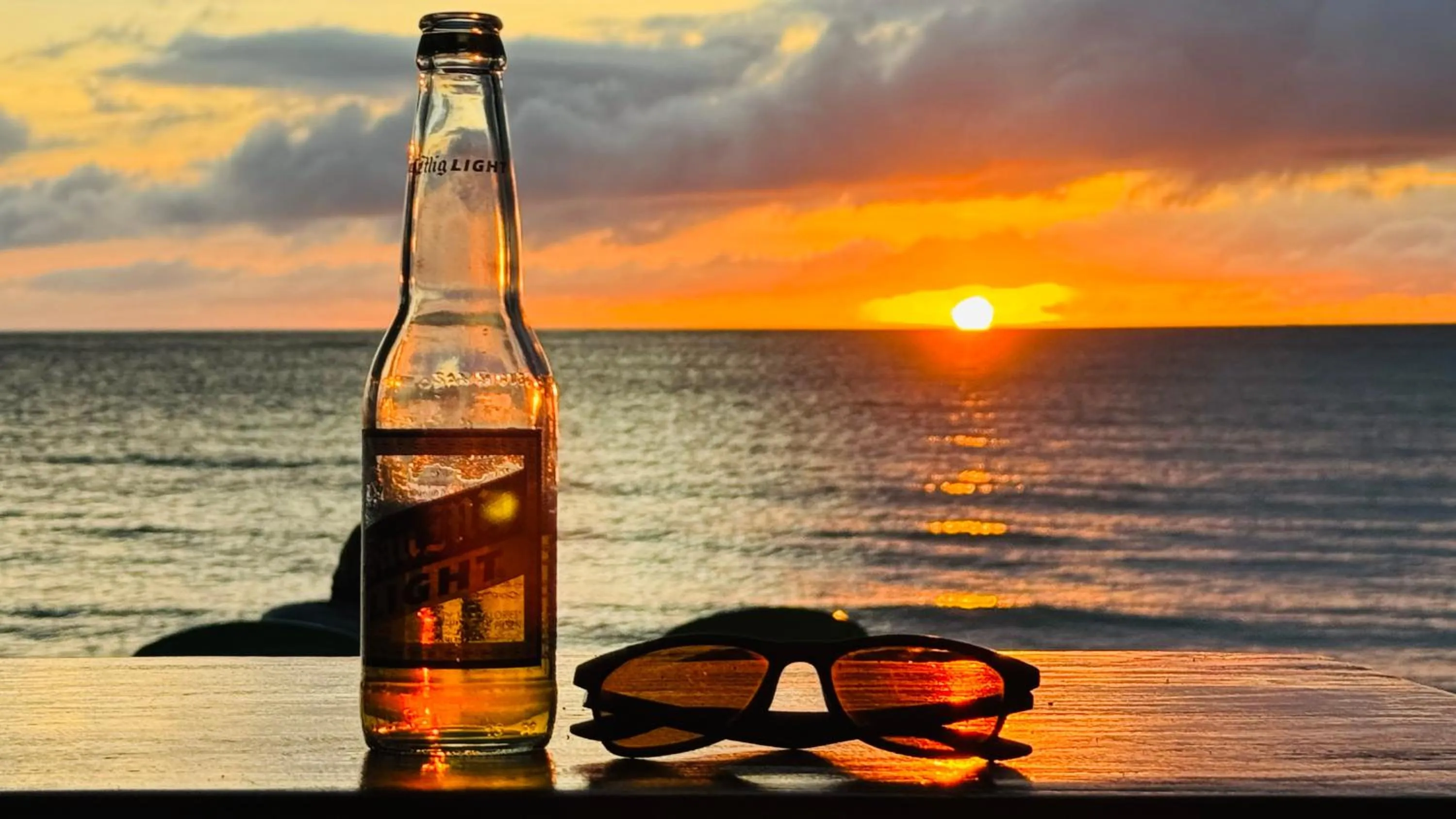 Food and drinks in Footprints Beach Resort