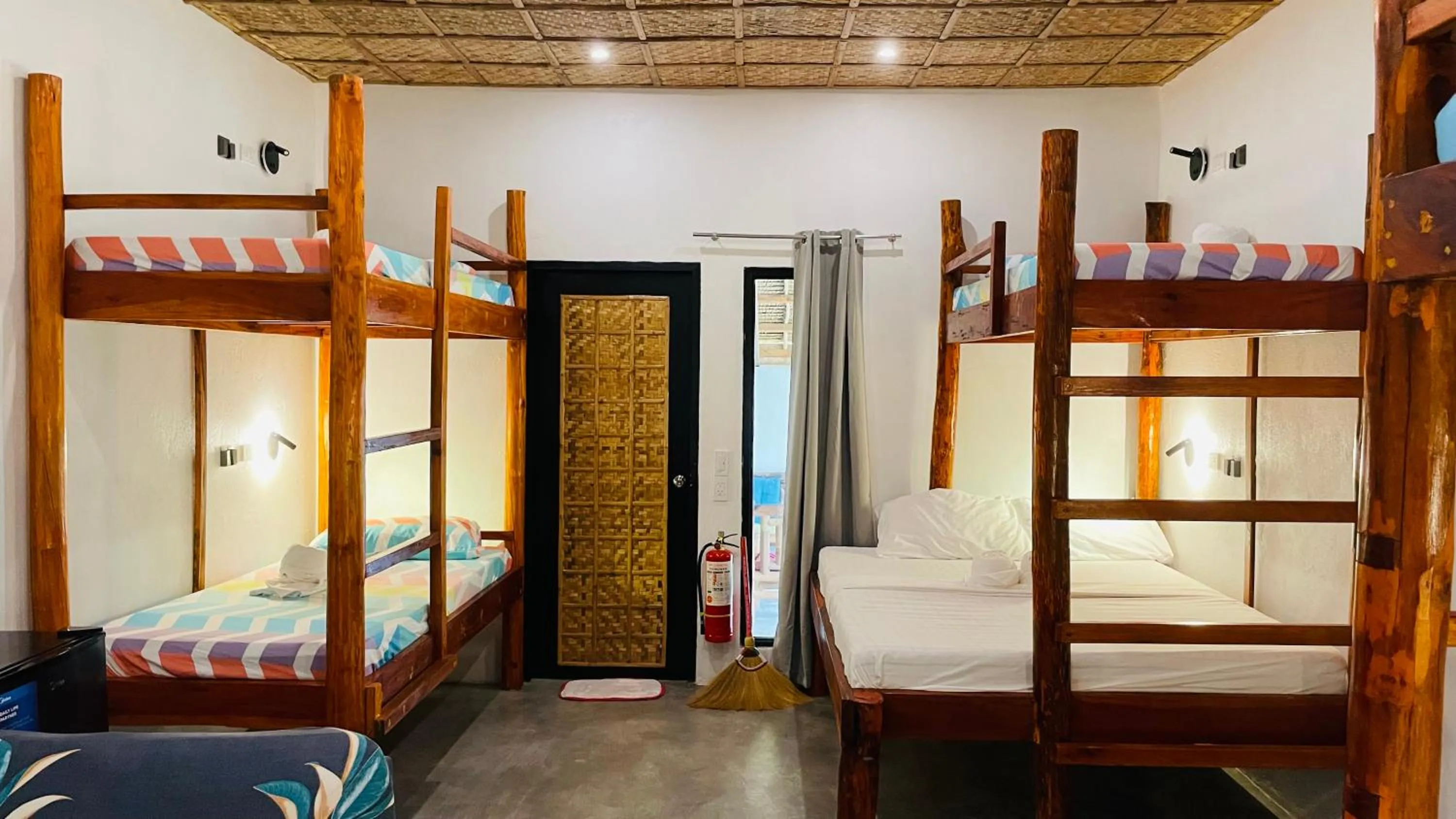 Bed in Footprints Beach Resort