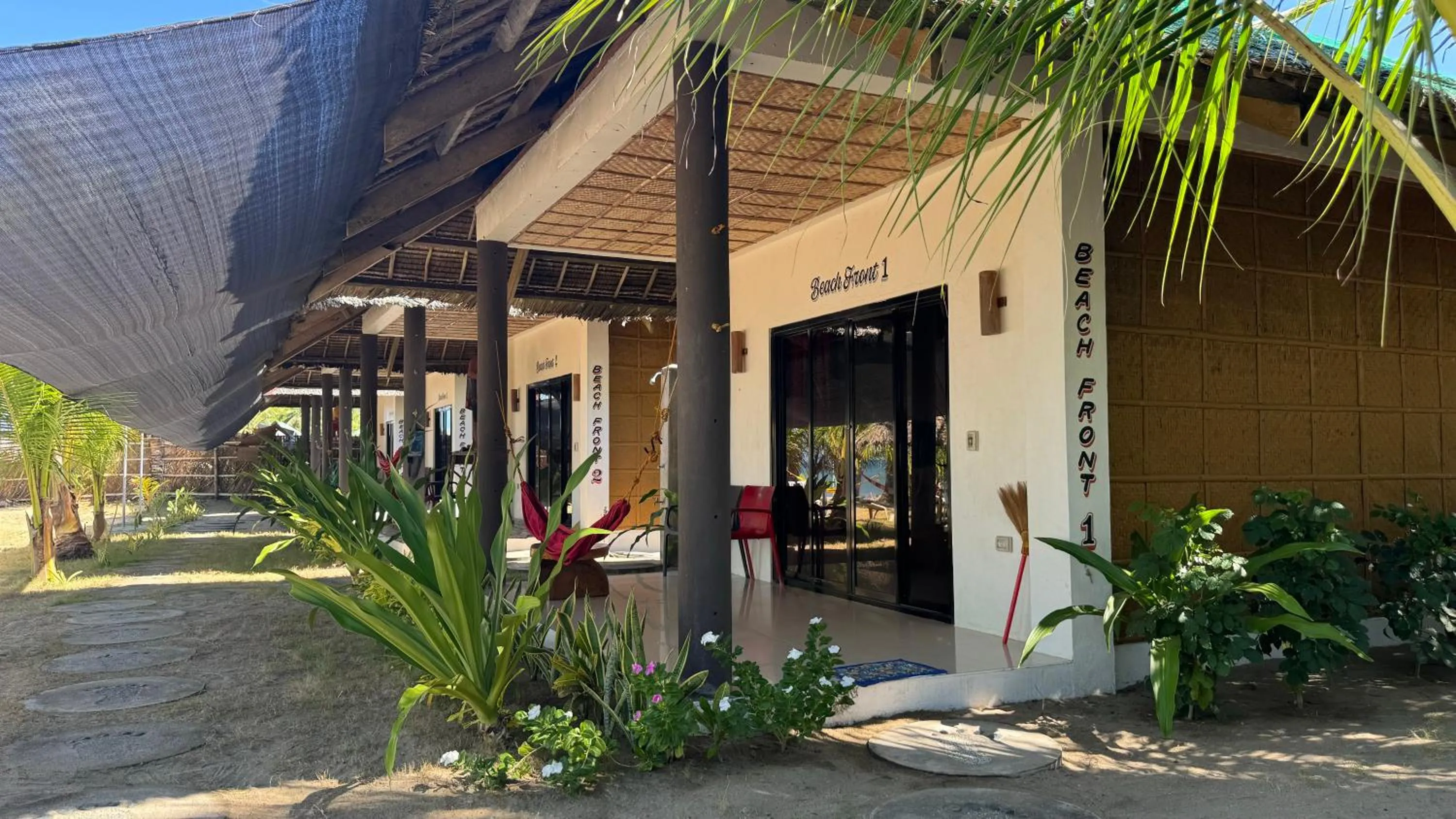 Property building in Footprints Beach Resort